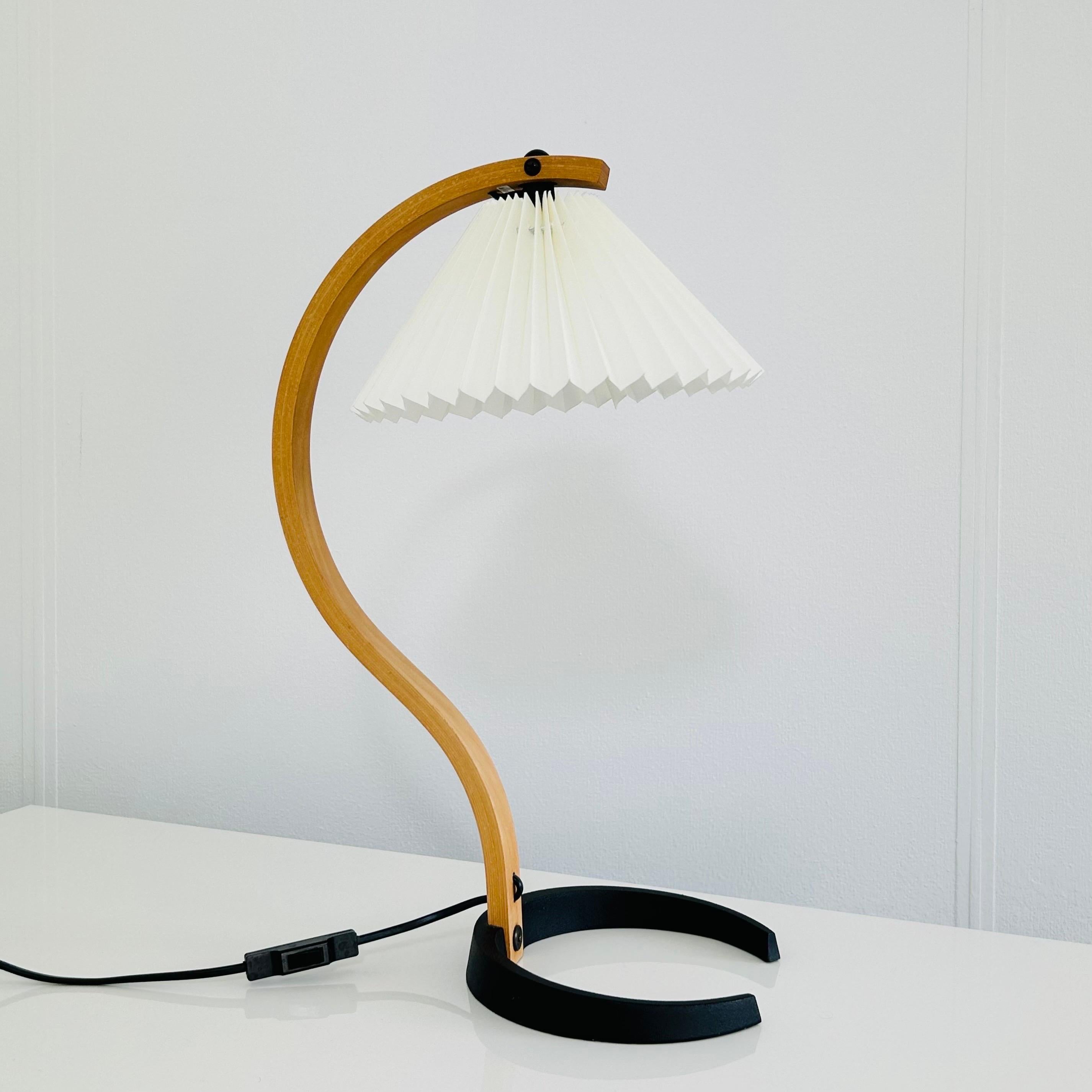 An Original Danish Caprani Desk Lamp, 1970s, Denmark In Good Condition For Sale In Værløse, DK