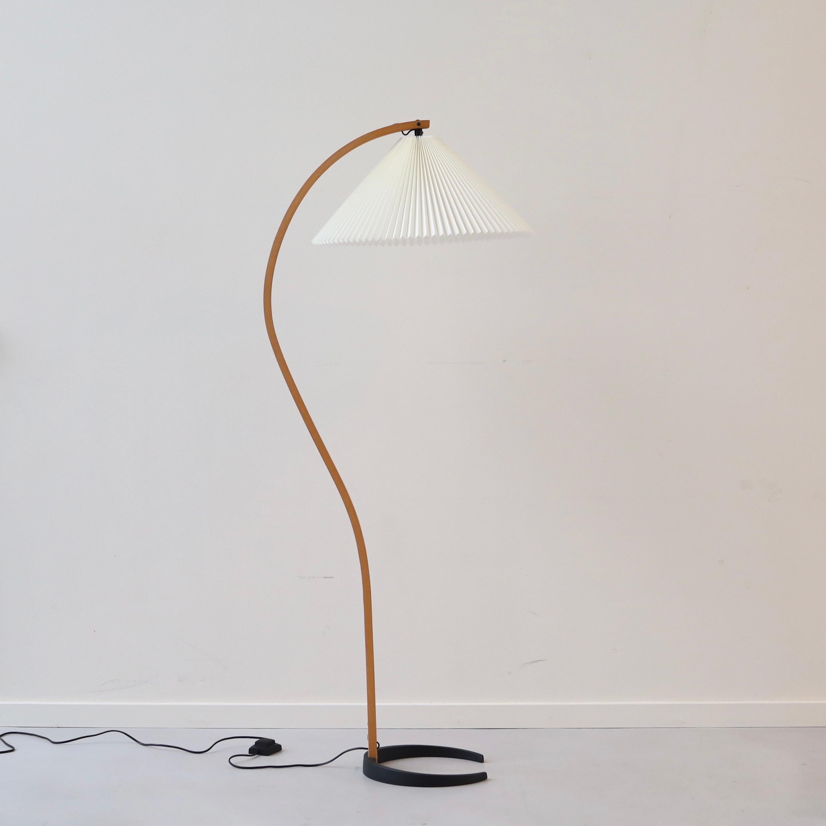 An Original Danish Caprani Floor Lamp, 1970s, Denmark  For Sale 7