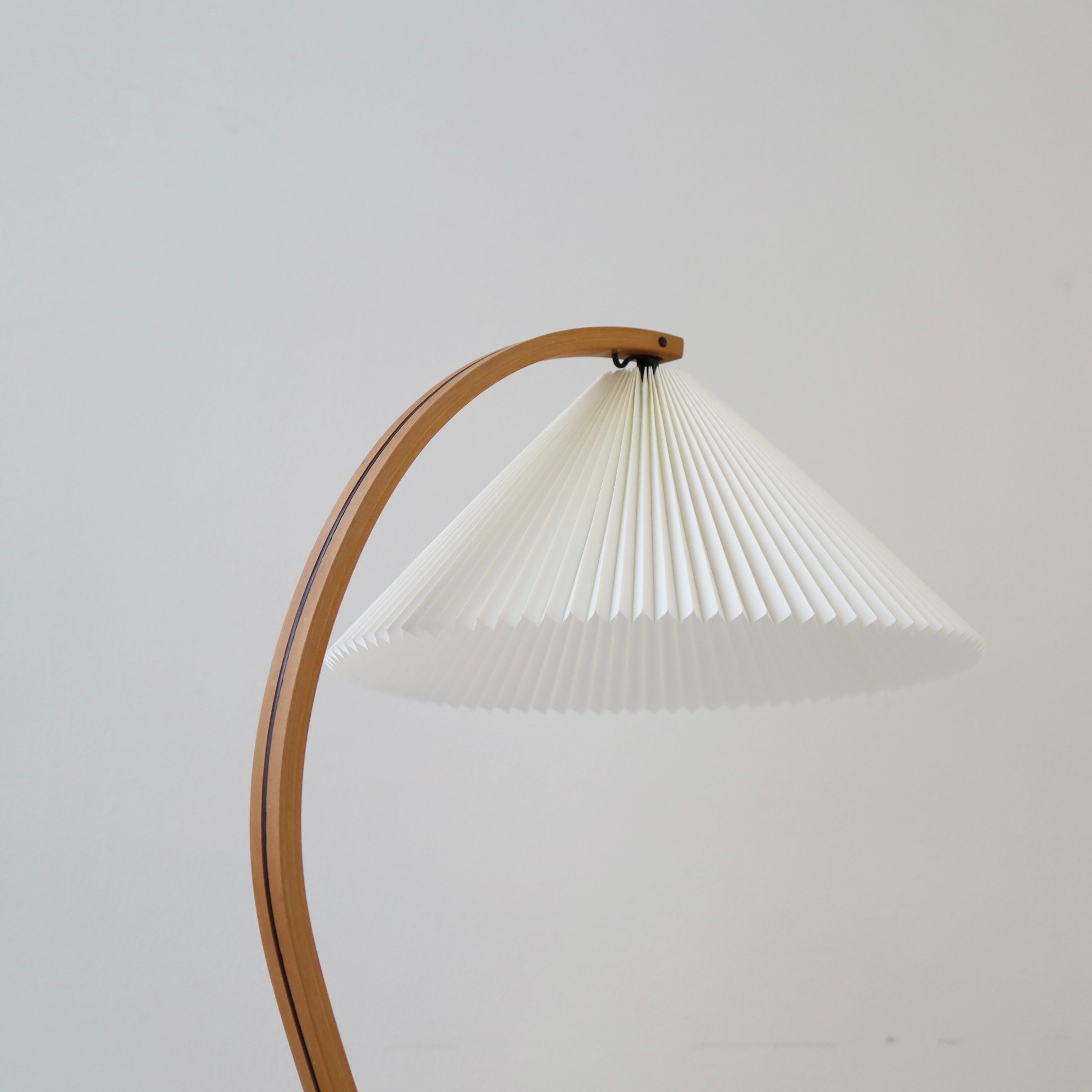 An Original Danish Caprani Floor Lamp, 1970s, Denmark  For Sale 1