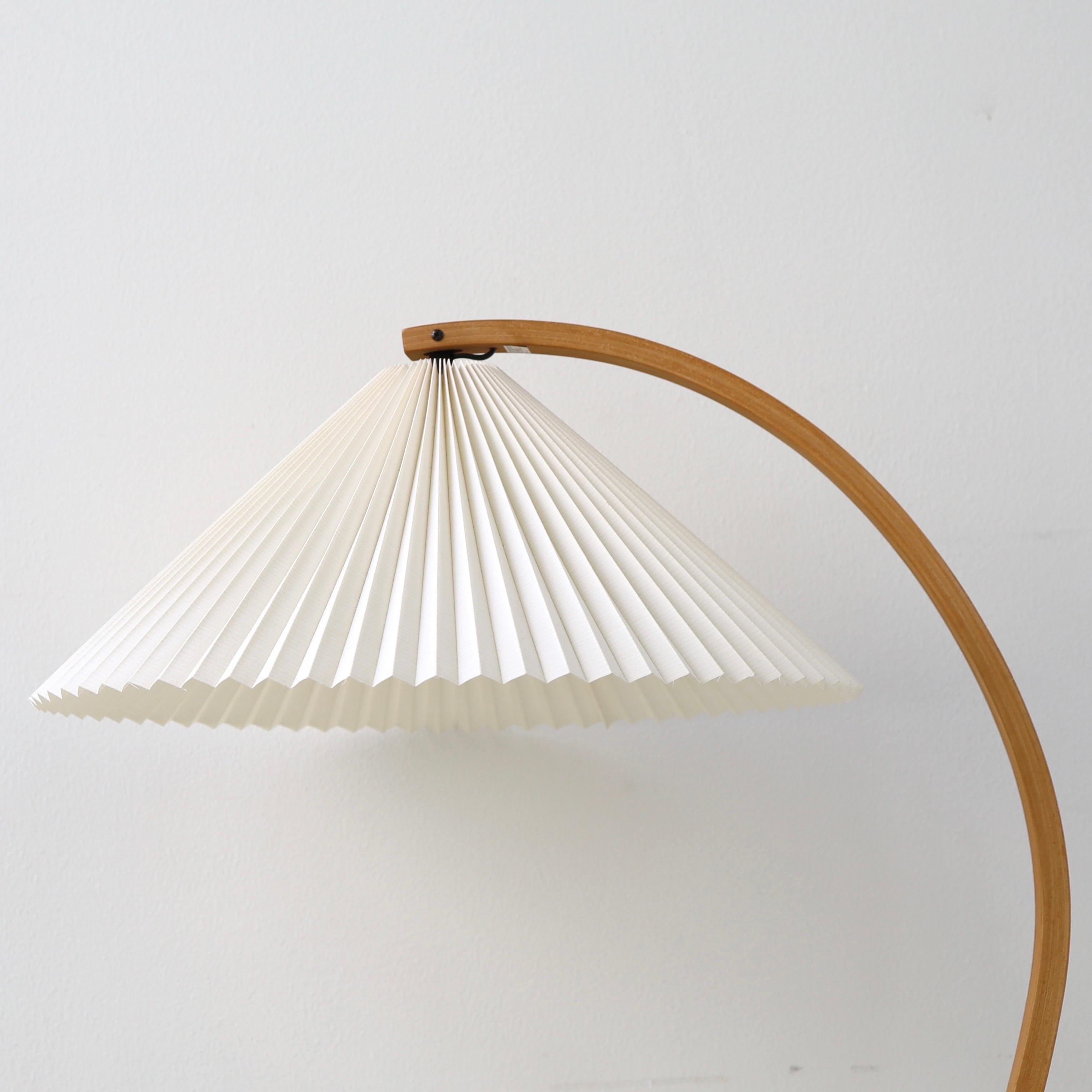 An Original Danish Caprani Floor Lamp, 1970s, Denmark  3