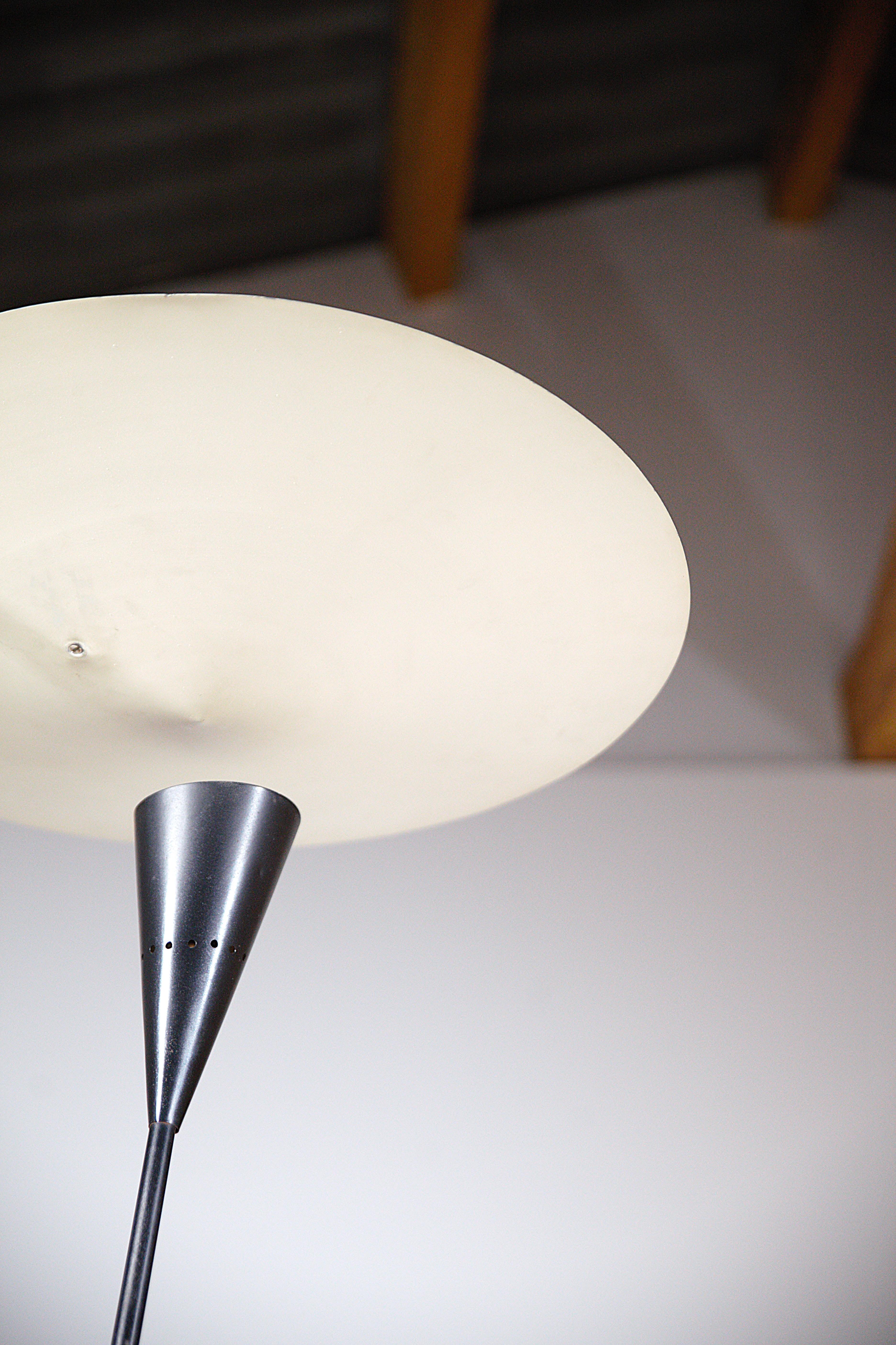 Francese Lampada da terra originale di Michel Buffet per Atelier A. Mathieu Francia anni '50 in vendita