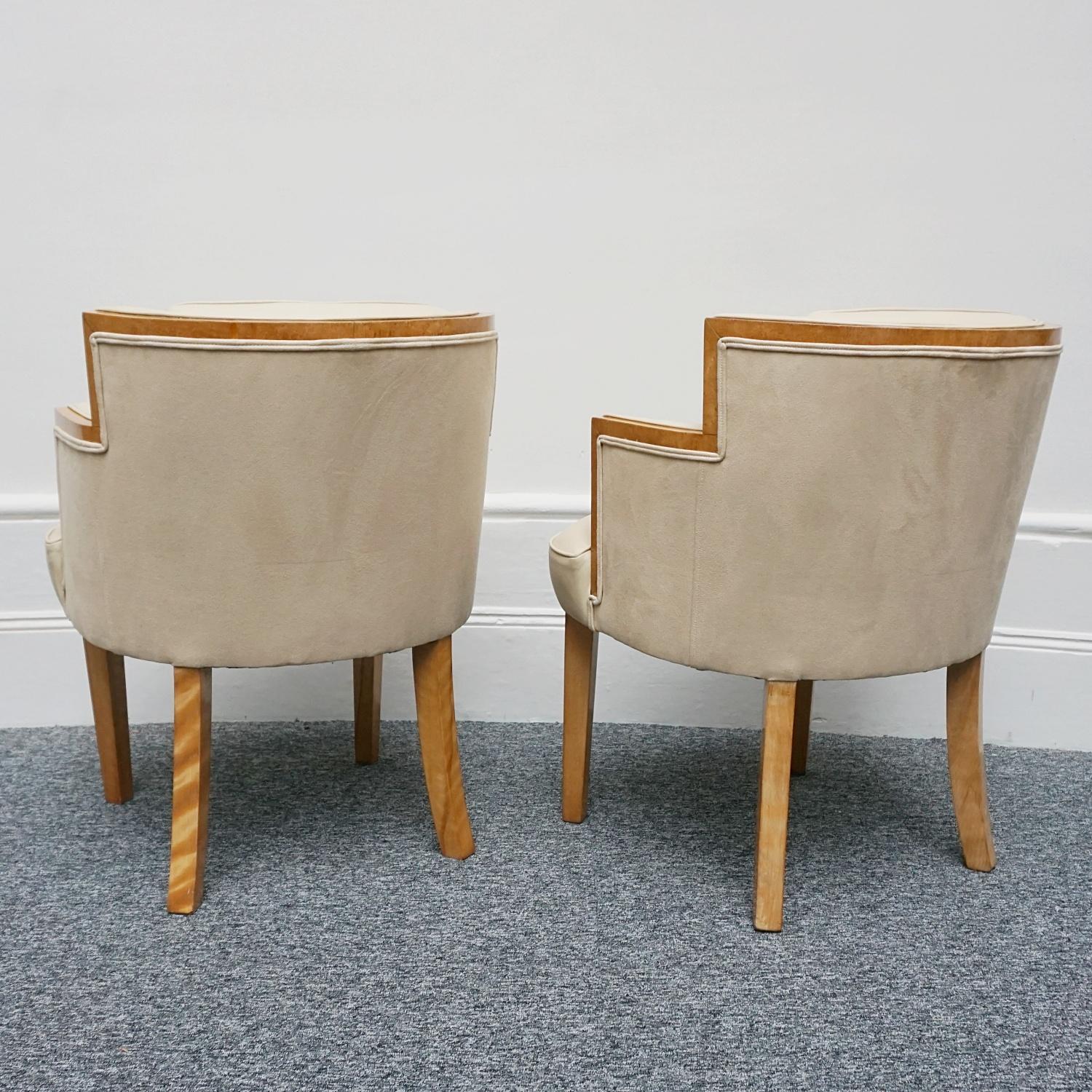 Milieu du XXe siècle Paire de chaises de banquier Art Déco originales anglaises, datant d'environ 1935  en vente