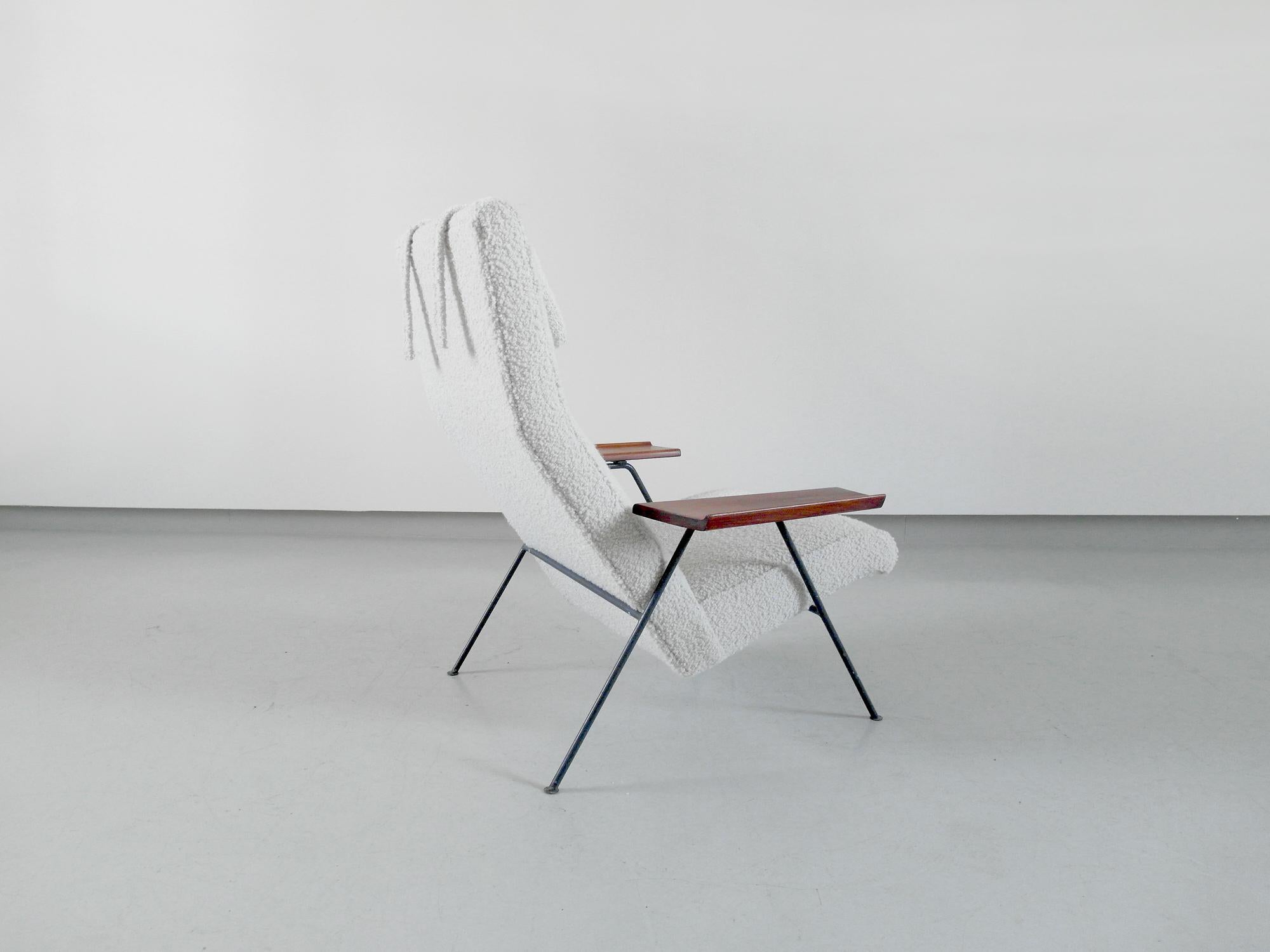 British Original Vintage Robin Day Reclining Chair for Hille, UK, 1952