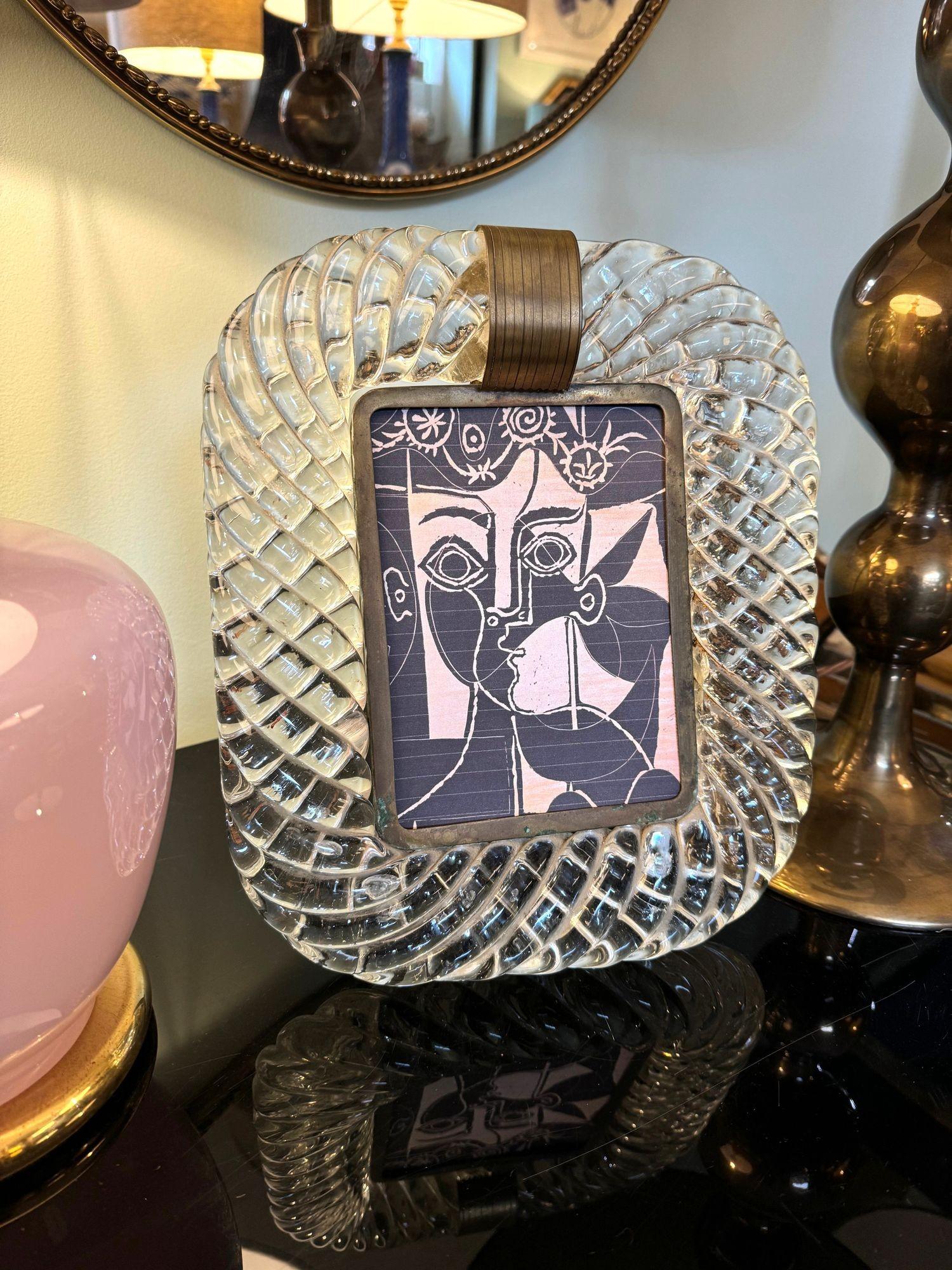 Verre de Murano Miroir orignal des années 1940 en verre de Murano et encadré de laiton attribué à Seguso en vente