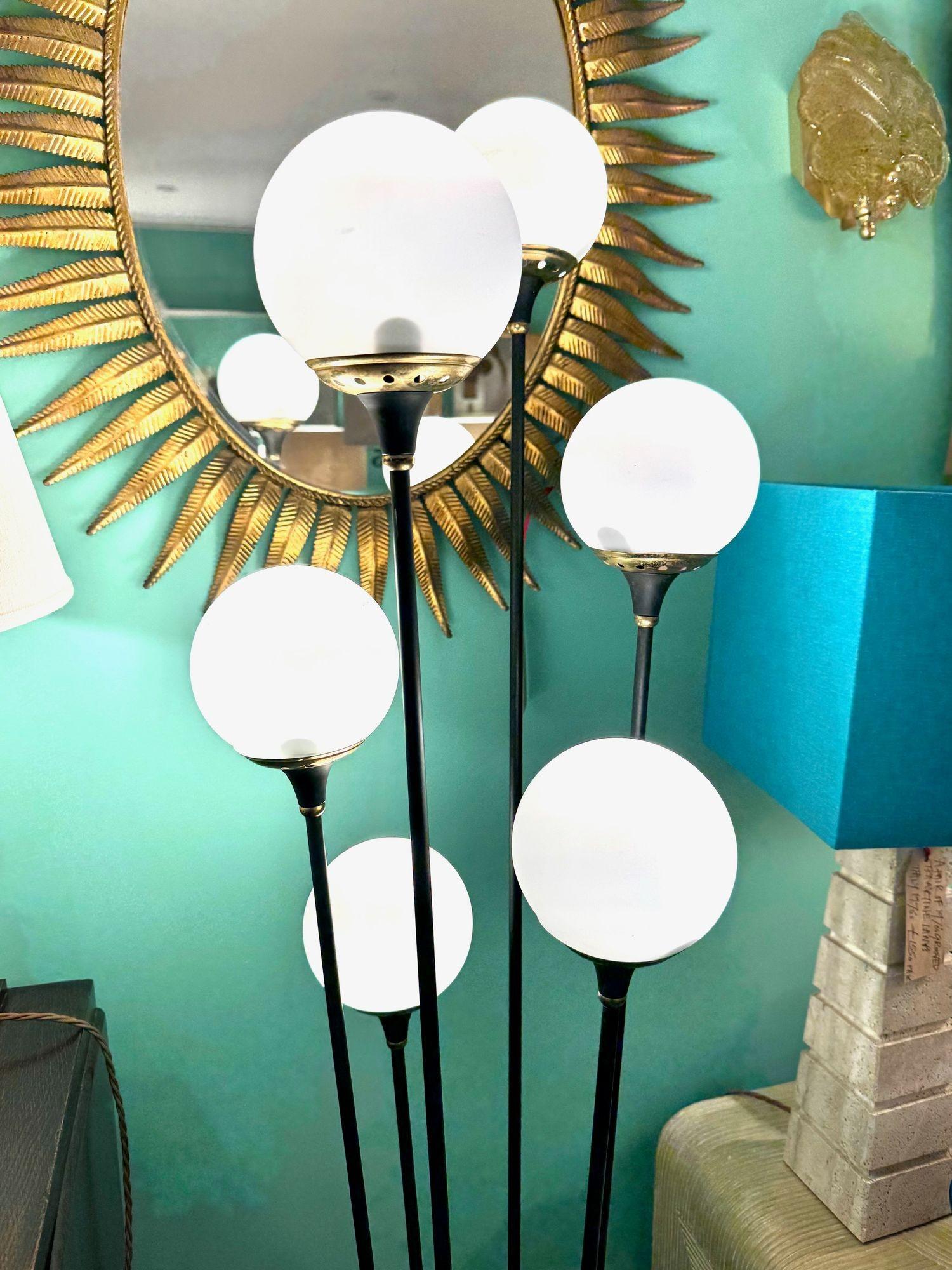 Original Stilnovo Stehlampe aus den 1950er Jahren, schwarzer Lack und Messing mit sechs Leuchten im Angebot 8