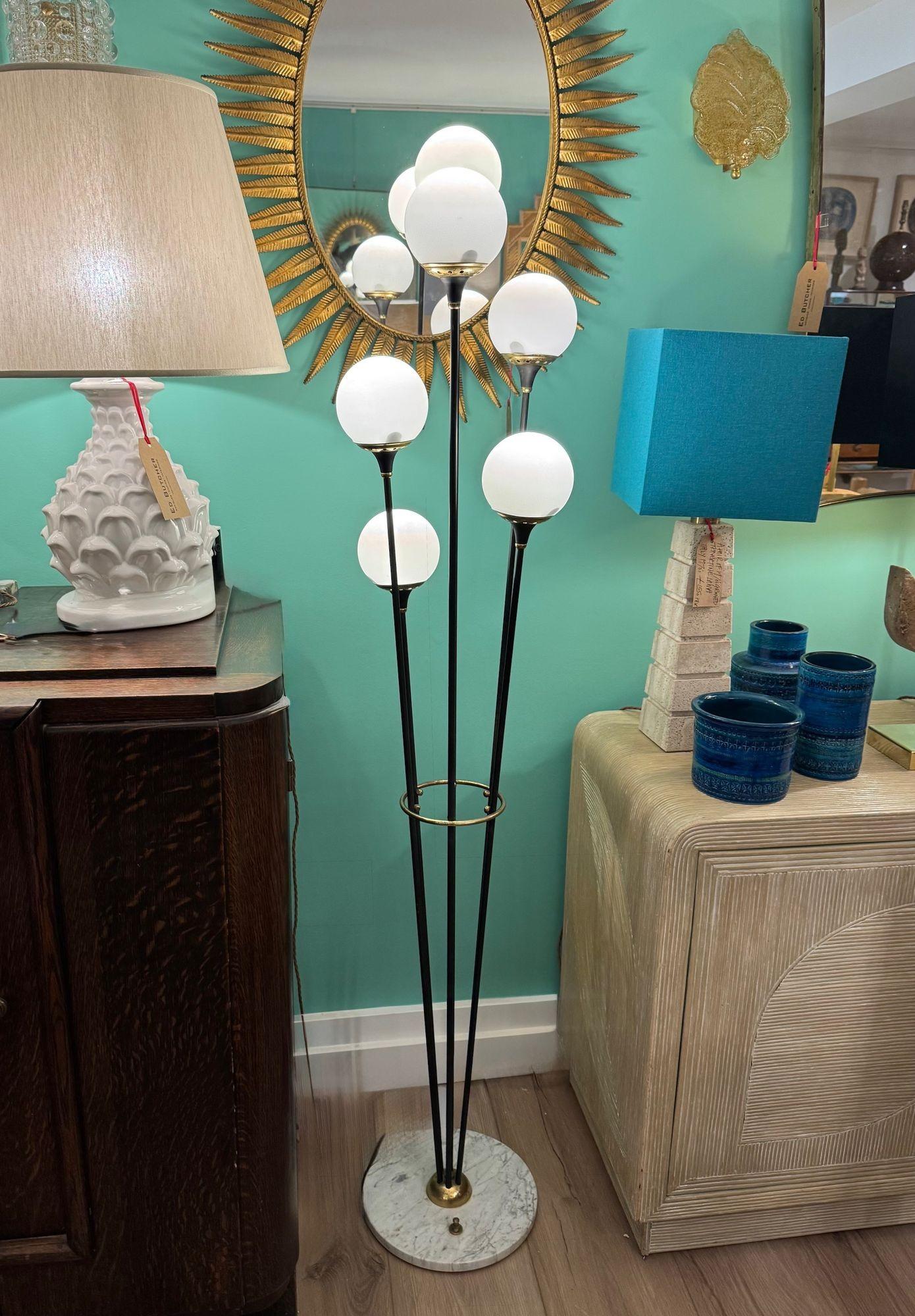 Original Stilnovo Stehlampe aus den 1950er Jahren, schwarzer Lack und Messing mit sechs Leuchten im Angebot 13