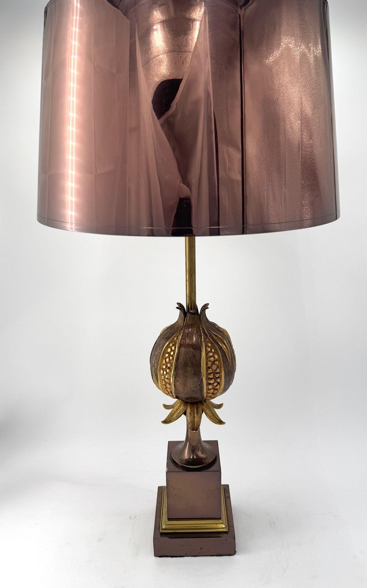 Lámpara de granada Maison Charles original de los años 60 con una rara pantalla de cobre macizo en venta 4