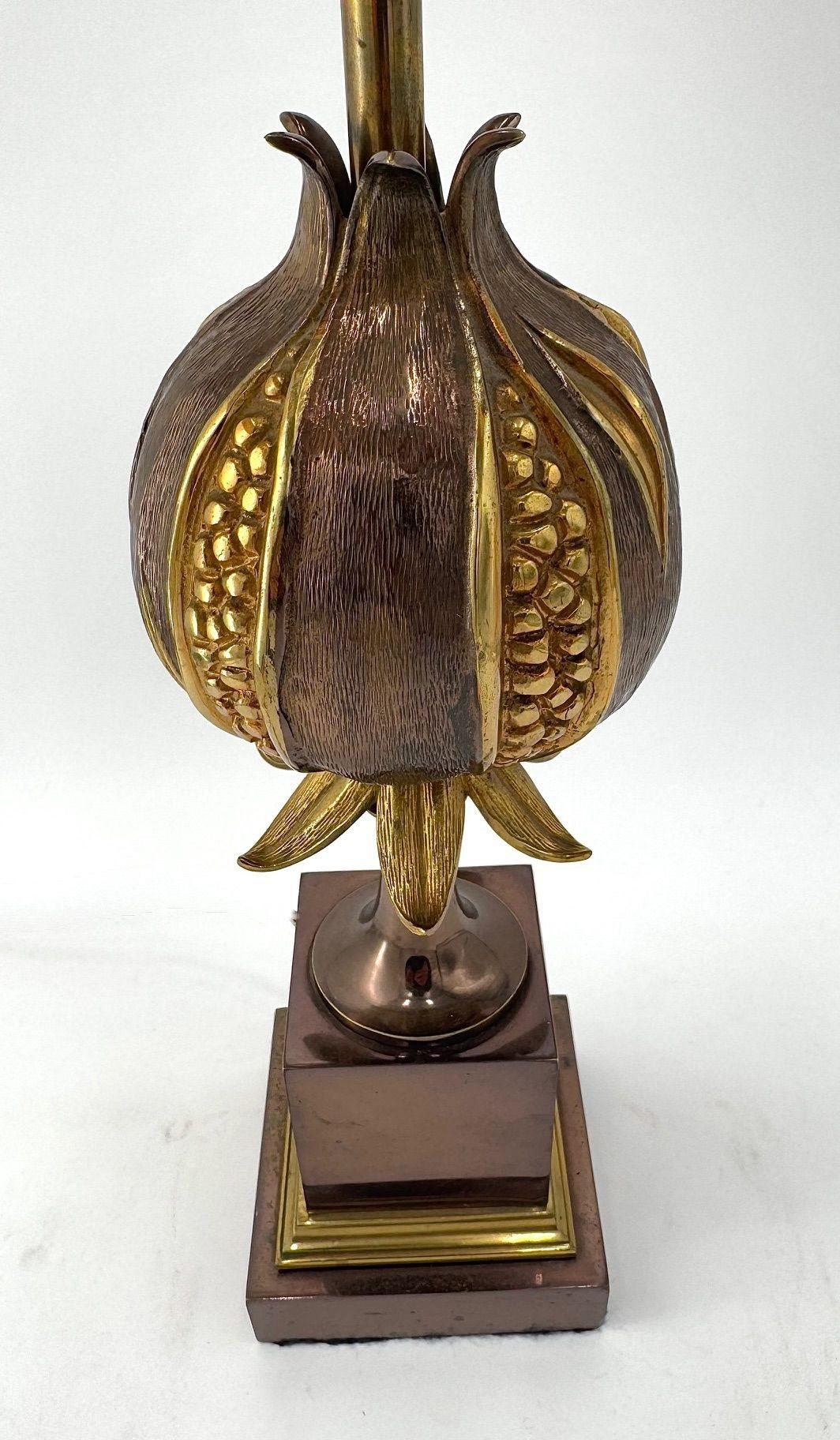 Lámpara de granada Maison Charles original de los años 60 con una rara pantalla de cobre macizo en venta 7