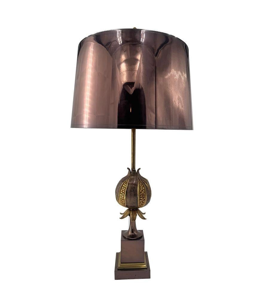 Lámpara de granada Maison Charles original de los años 60 con una rara pantalla de cobre macizo en venta 8