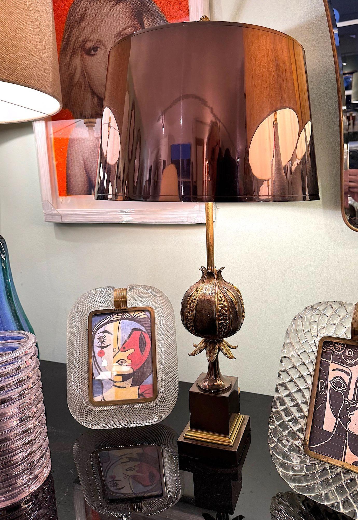 Lámpara de granada Maison Charles original de los años 60 con una rara pantalla de cobre macizo en venta 9