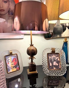 Lampe grenade Maison Charles des années 1960 avec rare abat-jour en cuivre massif