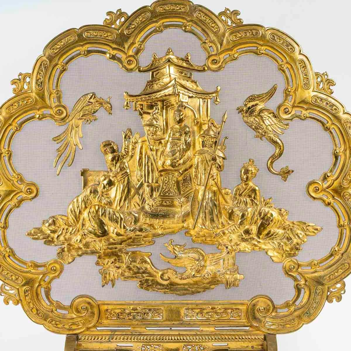 Eccezionale parafuoco in ormolu con decorazione giapponese, XIX secolo, periodo Napoleone III.

Eccezionale parafuoco in ormolu del XIX secolo del periodo di Napoleone III con grandi decorazioni giapponesi.
H: 78cm, L: 72cm, P: 32cm