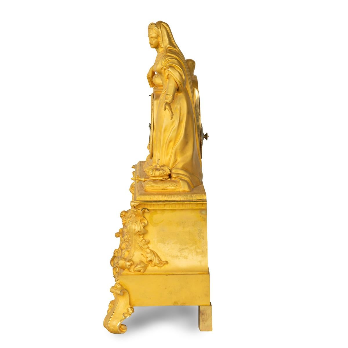 Reloj de sobremesa de ormolina con la reina Victoria en traje medieval, por Monroux, 1832 en venta 7
