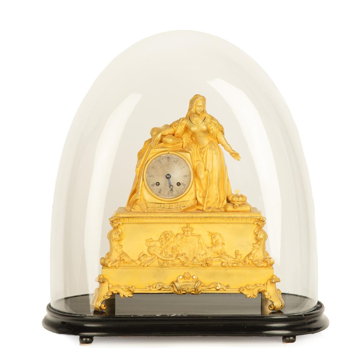 Reloj de sobremesa de ormolina con la reina Victoria en traje medieval, por Monroux, 1832 Francés en venta