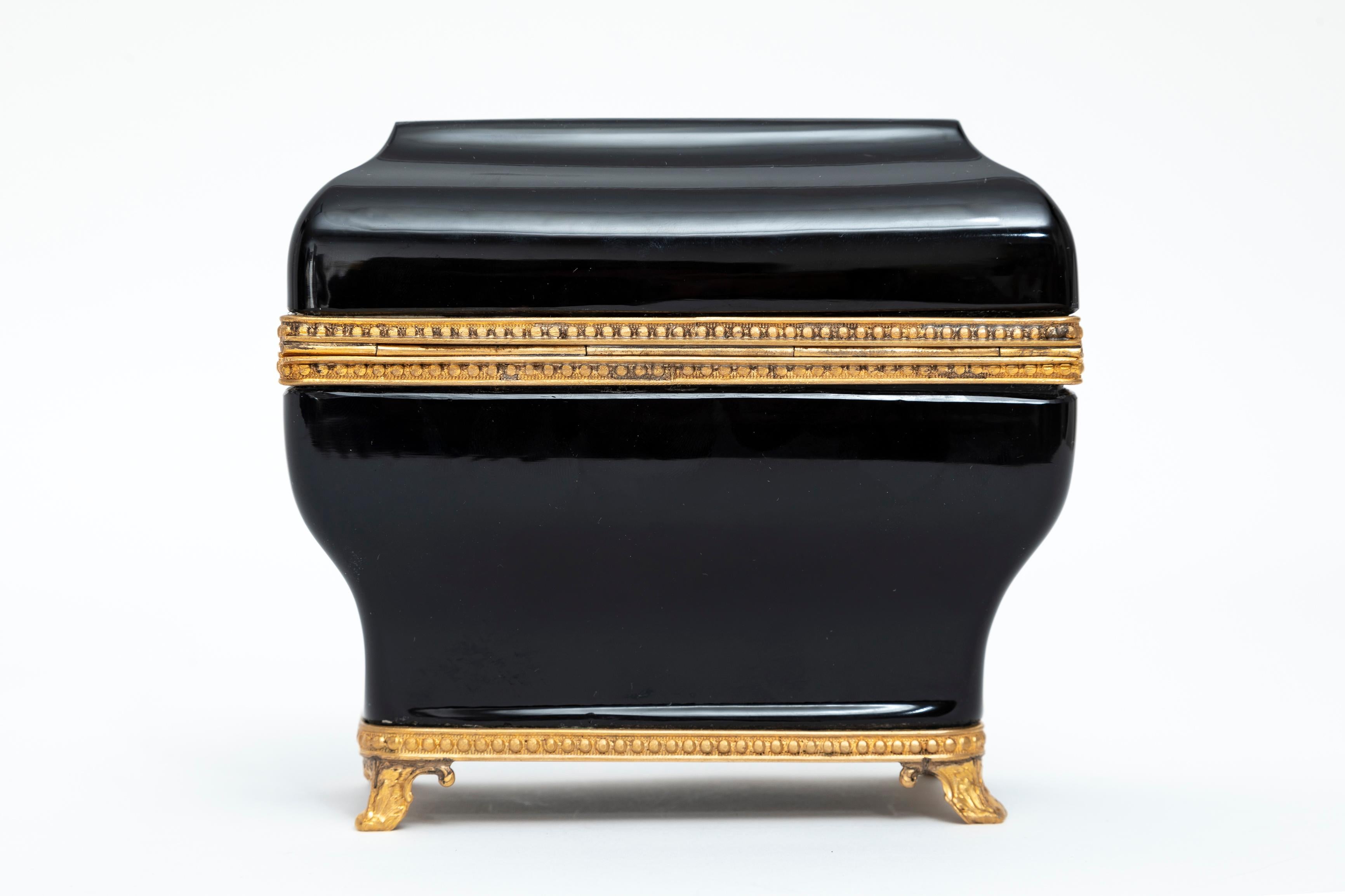 Atribuido a Baccarat Joyero montado en cristal amatista negro y bronce dorado 2