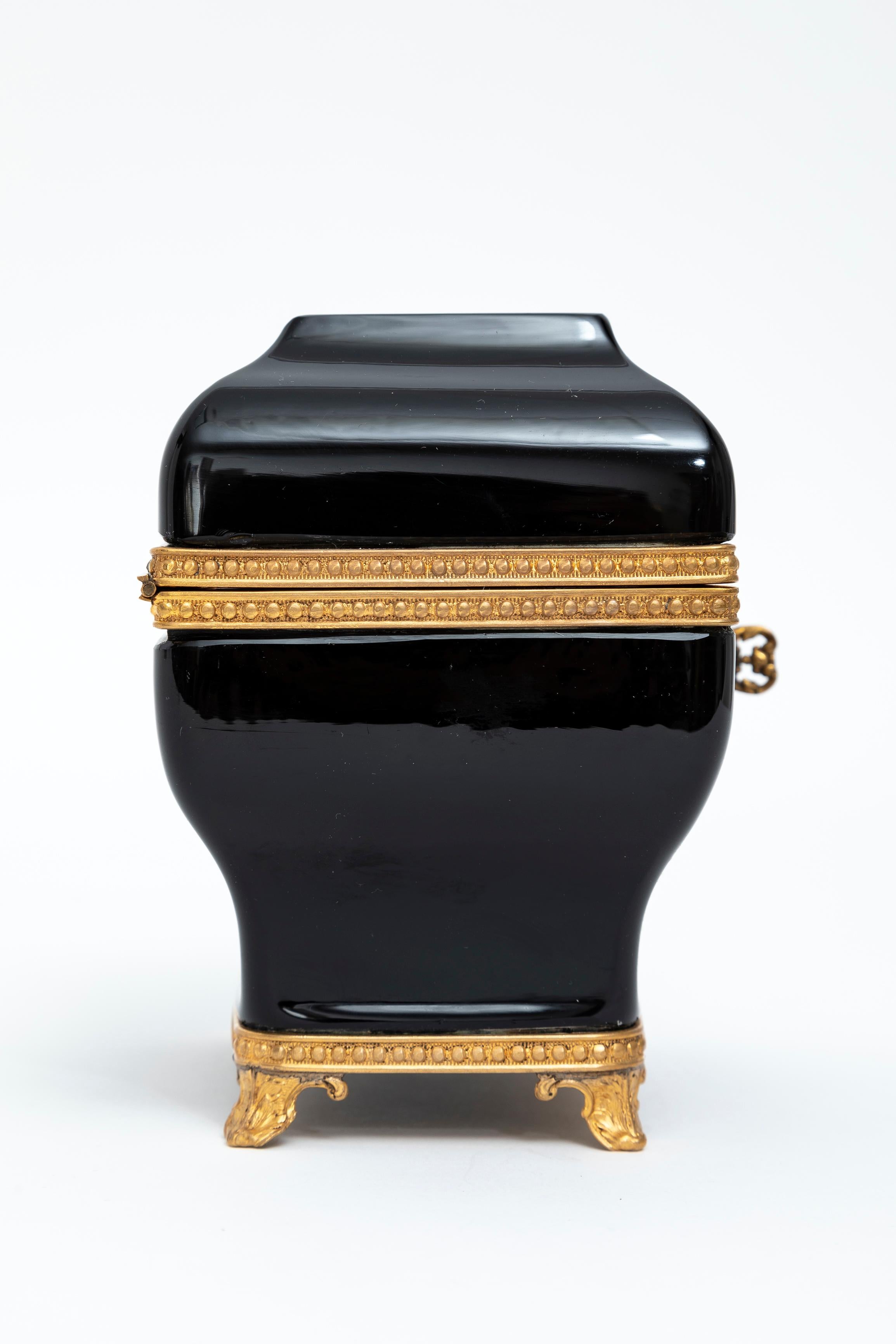 Atribuido a Baccarat Joyero montado en cristal amatista negro y bronce dorado Bronce