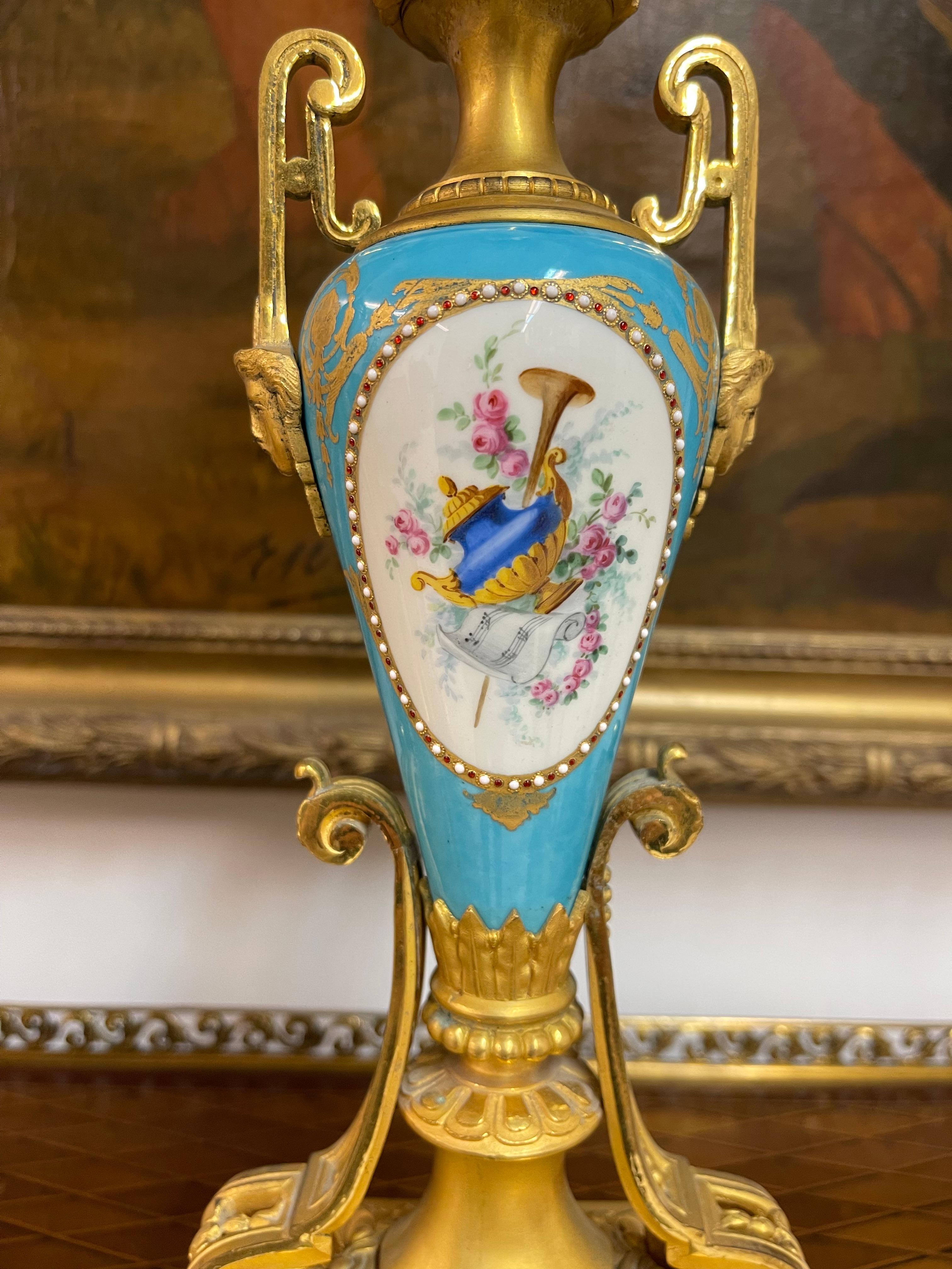 An Ormolu-Mounted Sevres Style Porcelain 'JEWELED' Turquoise-Ground Clock Set For Sale 5