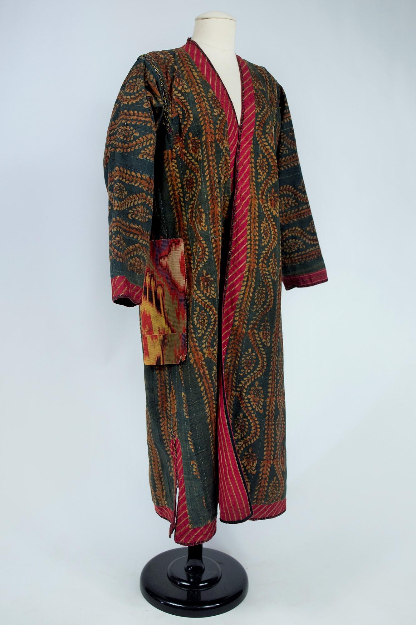 An Ottoman Block Printed Cotton and Silk Coat Circa 1920 For Sale 2