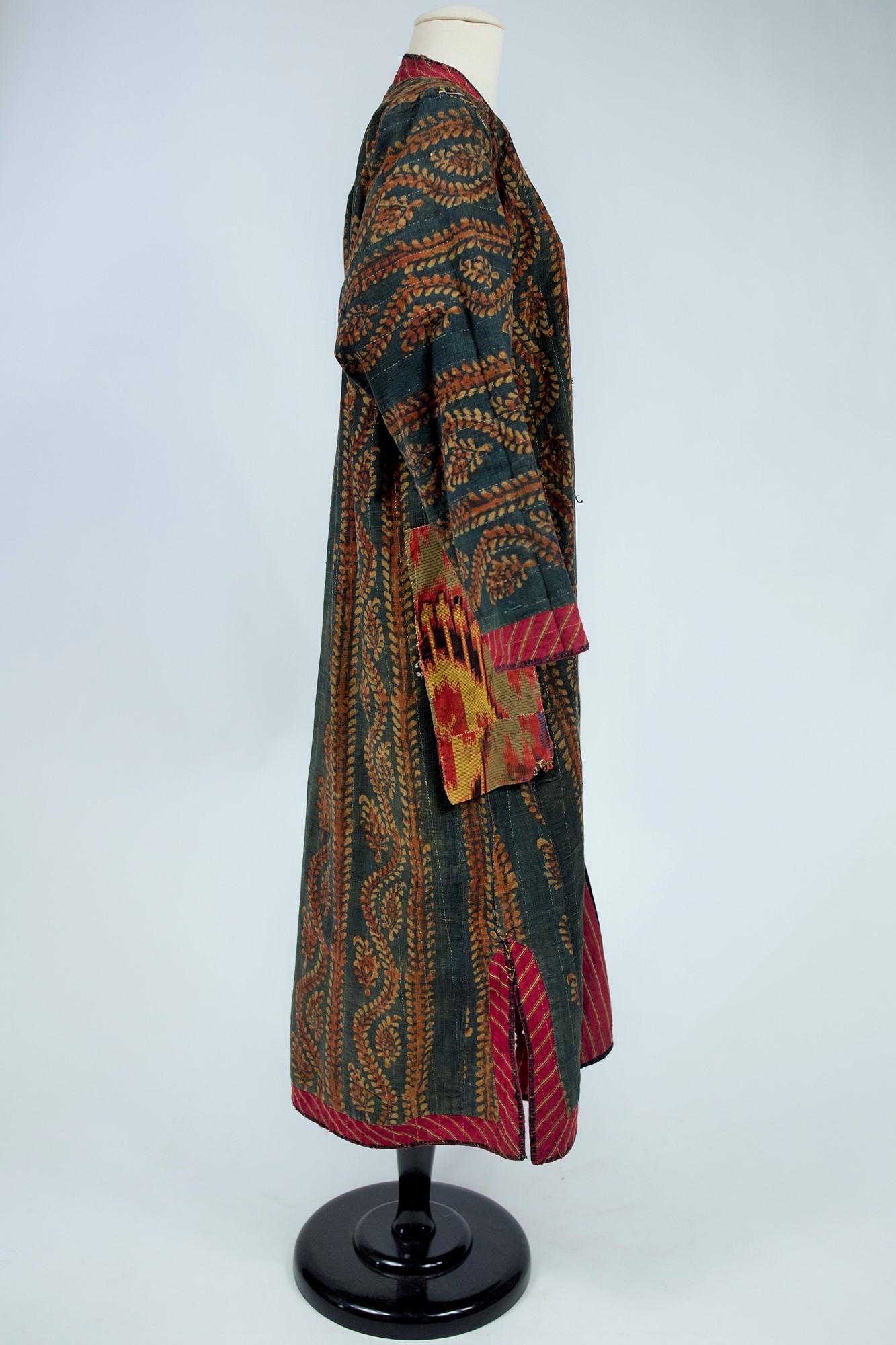 An Ottoman Block Printed Cotton and Silk Coat Circa 1920 For Sale 3