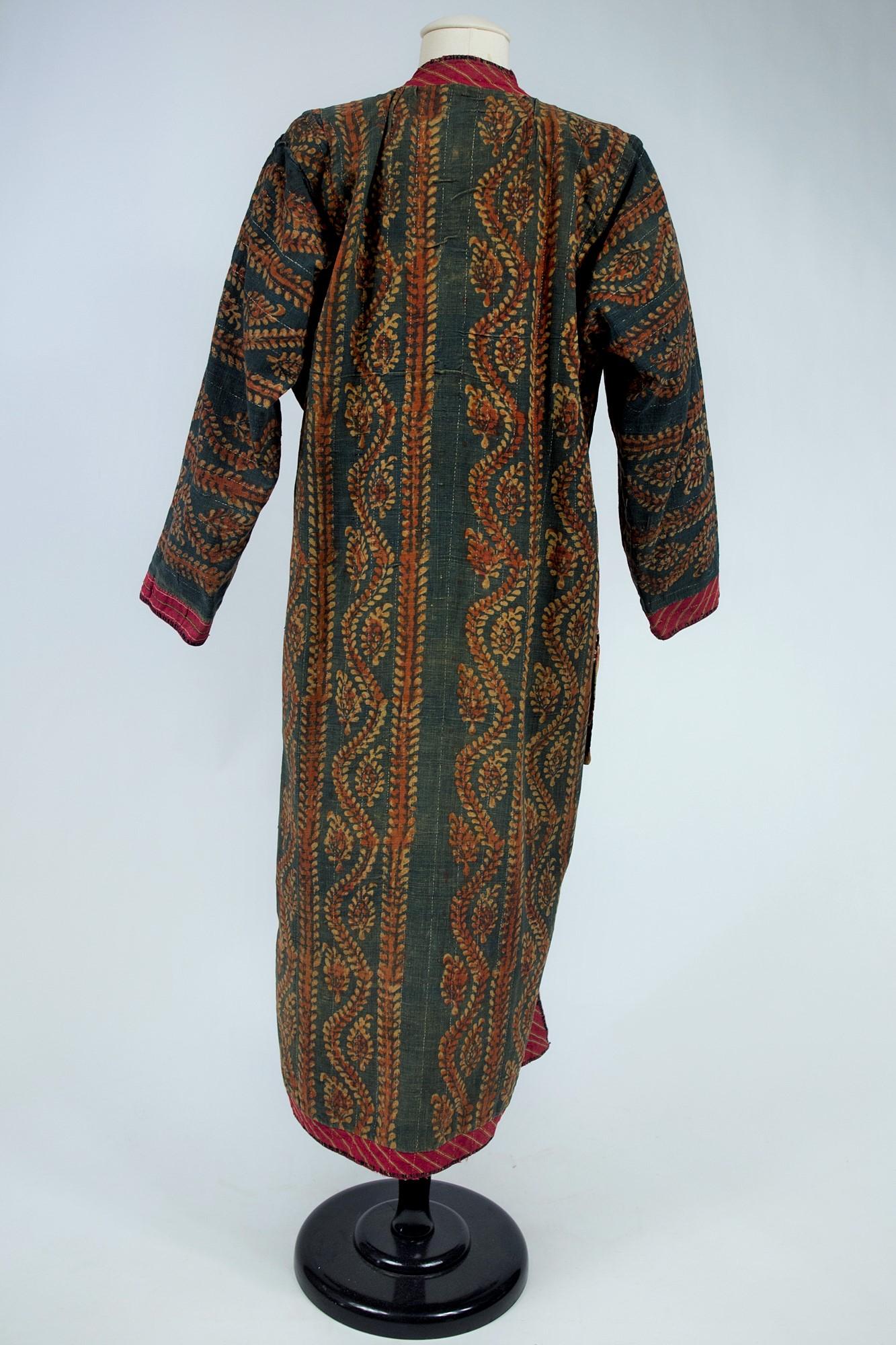 An Ottoman Block Printed Cotton and Silk Coat Circa 1920 For Sale 4