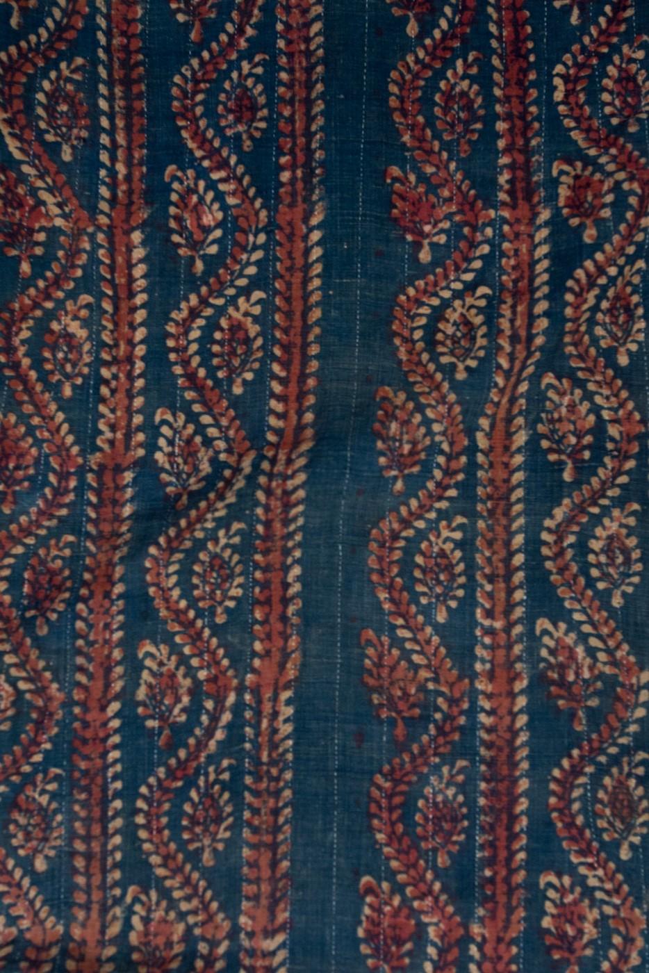 An Ottoman Block Printed Cotton and Silk Coat Circa 1920 In Good Condition For Sale In Toulon, FR