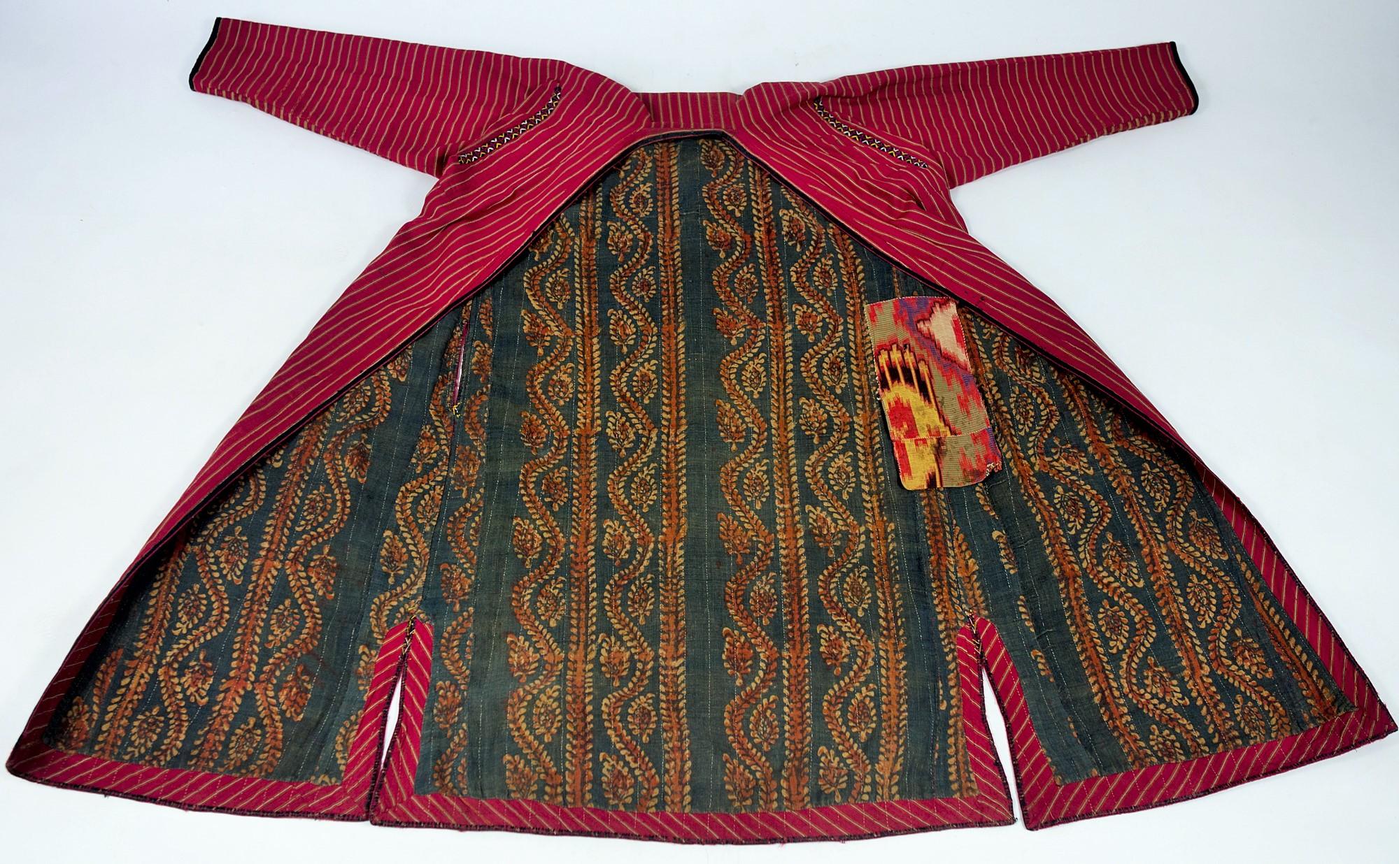 An Ottoman Block Printed Cotton and Silk Coat Circa 1920 For Sale 1