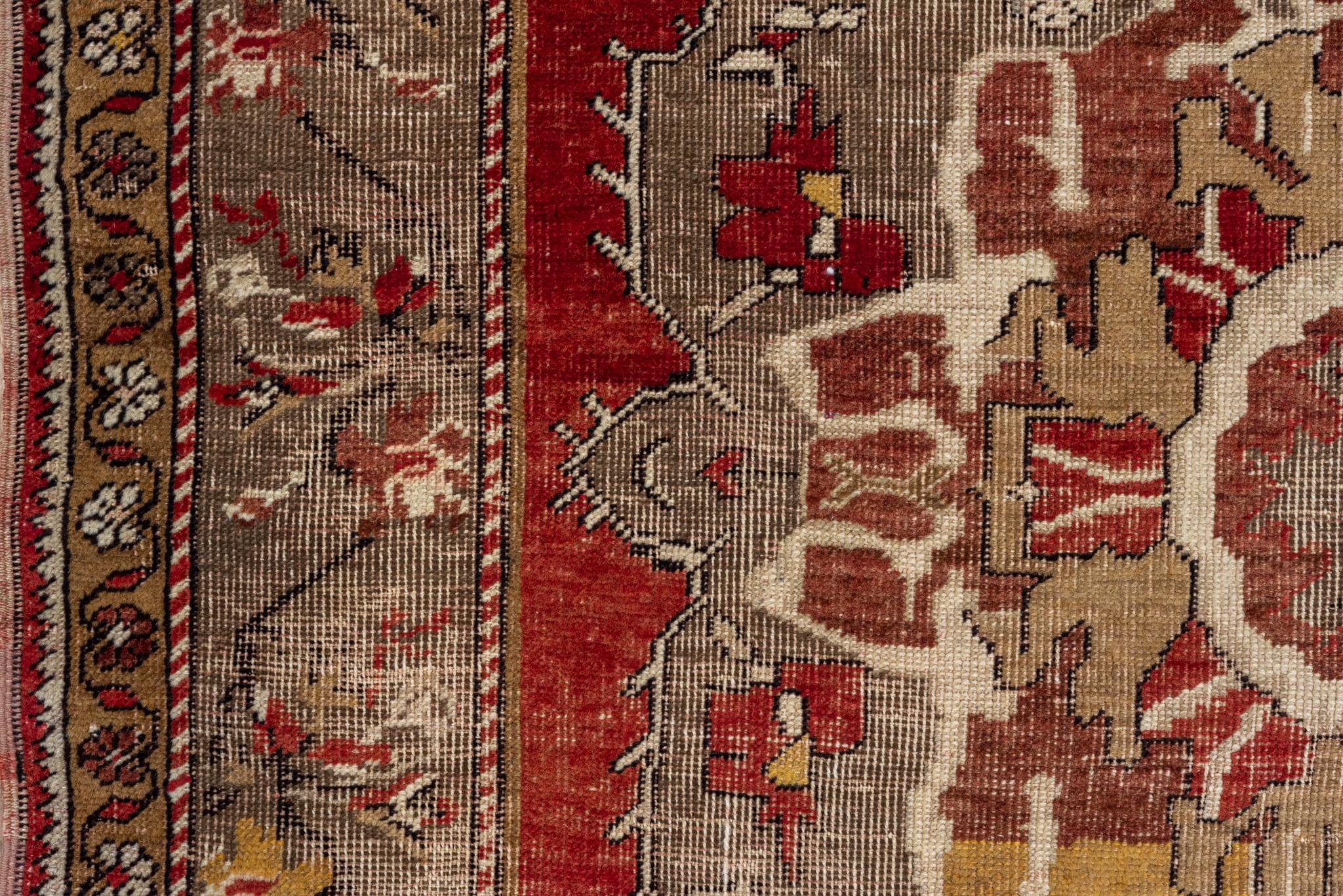 Ein Oushak-Teppich um 1920. (Frühes 20. Jahrhundert) im Angebot