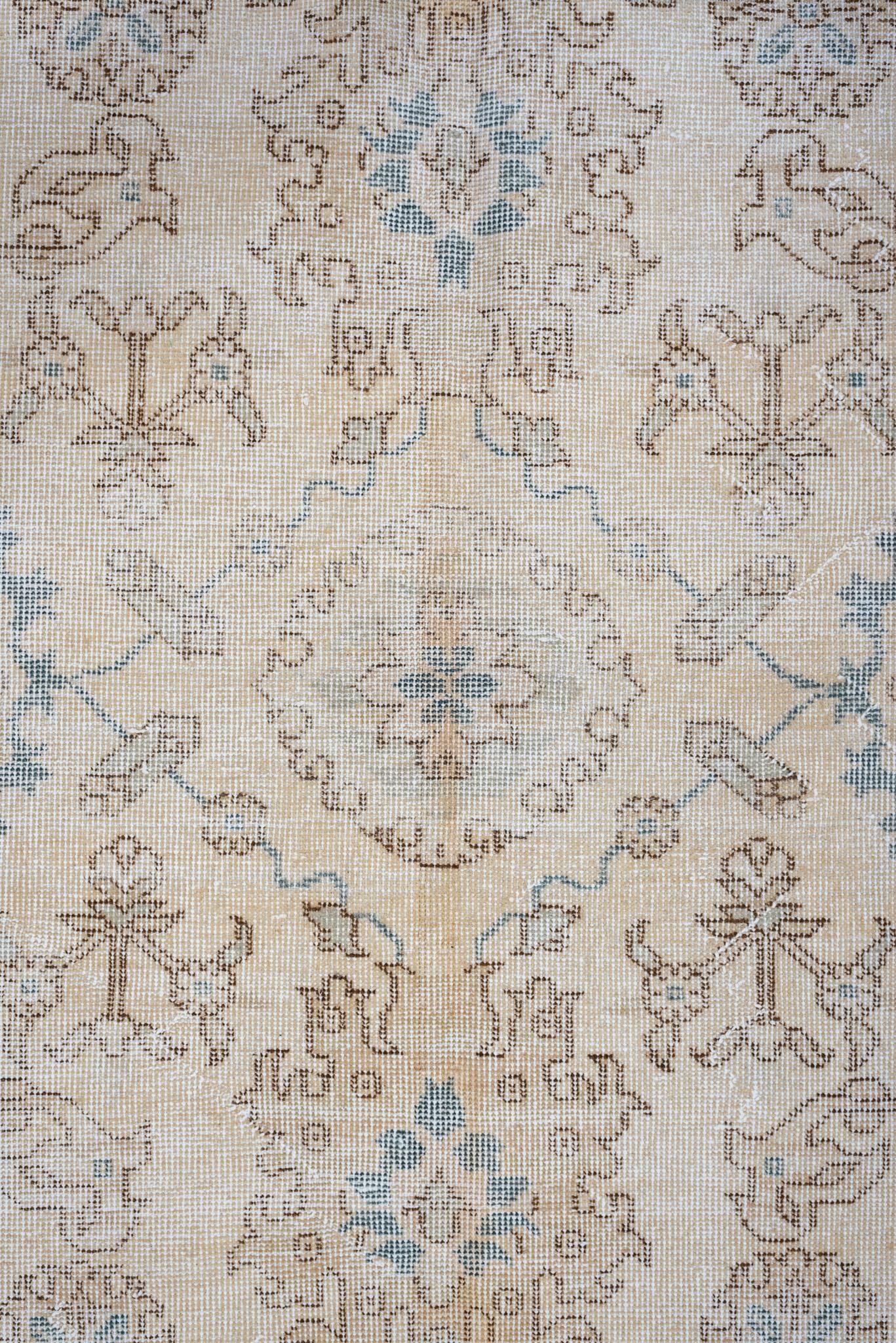 Hand-Knotted An Oushak Rug circa 1930.  For Sale