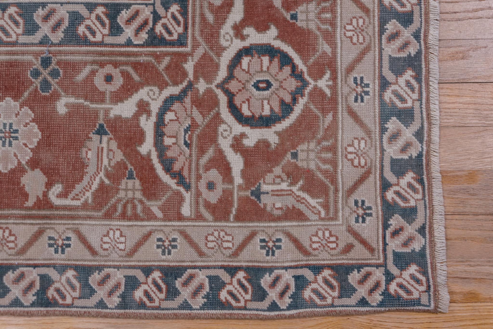 An Oushak Rug circa 1930.  In Good Condition For Sale In Philadelphia, PA