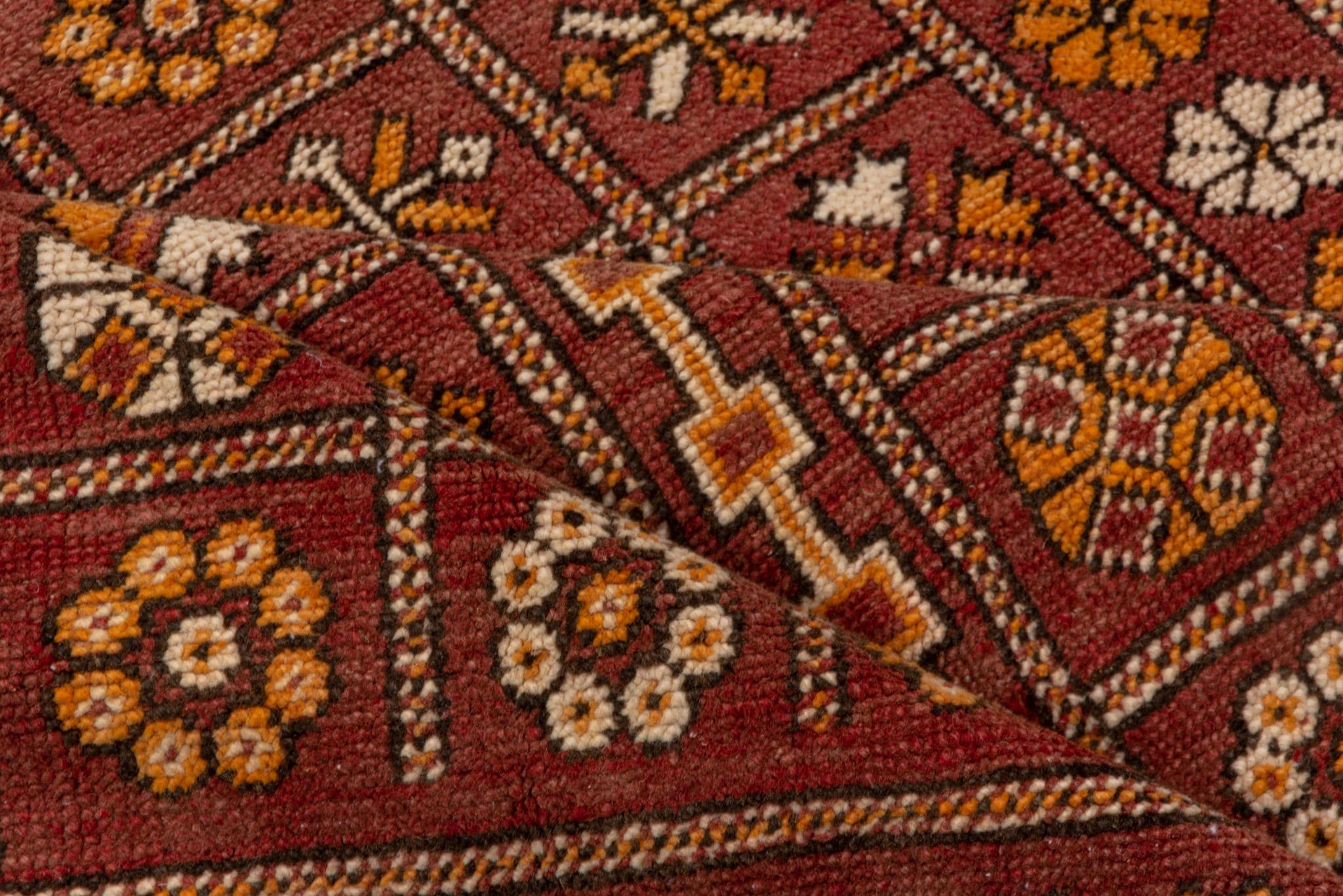 An Oushak Rug circa 1930 For Sale 1