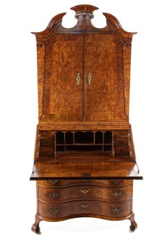 Superbe cabinet de travail en noyer, région de Dresde, Allemagne, vers 1750