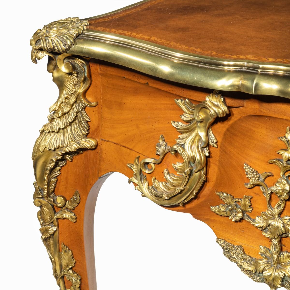 Outstanding Louis XV-Style Mahogany Bureau Plat For Sale 4