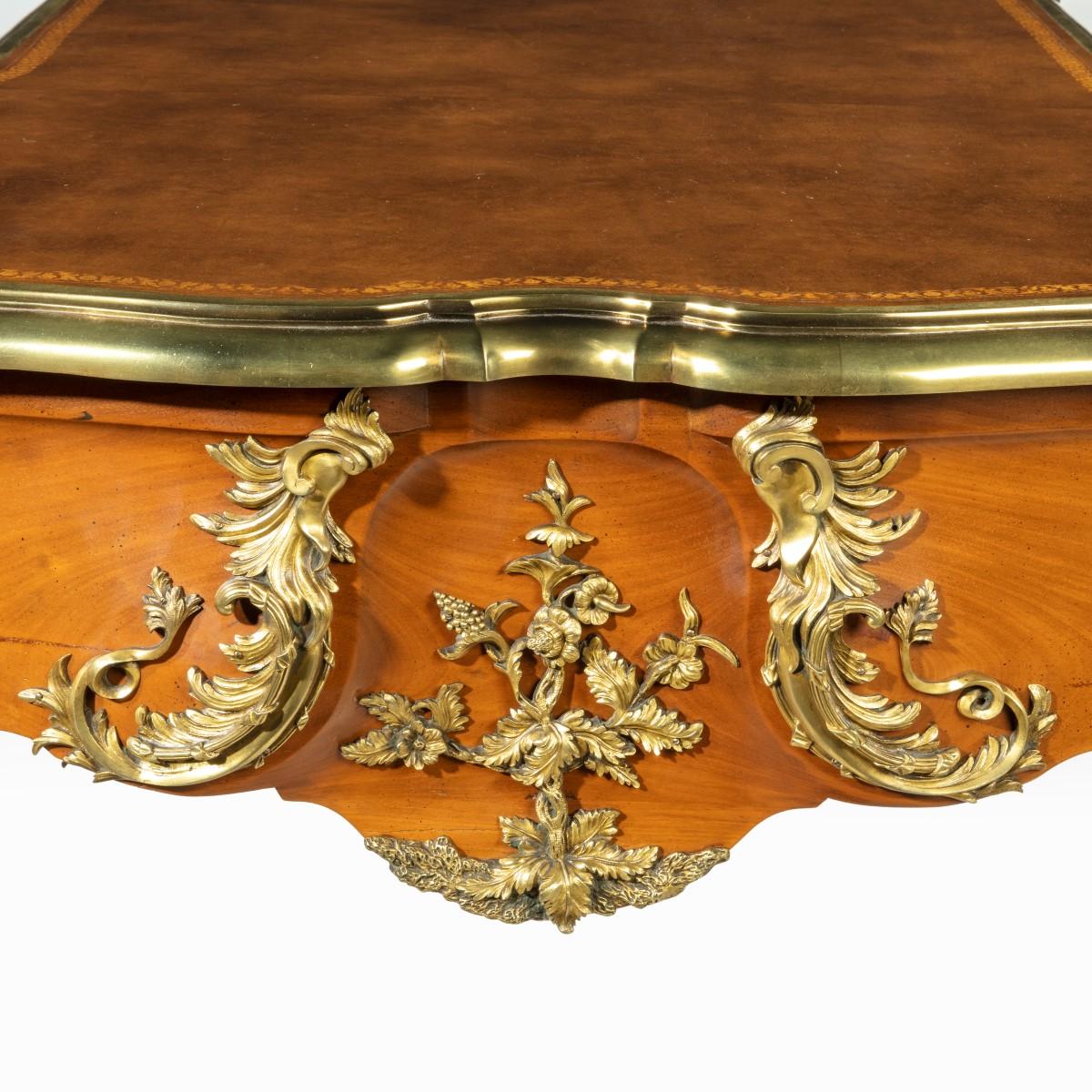 Outstanding Louis XV-Style Mahogany Bureau Plat For Sale 7