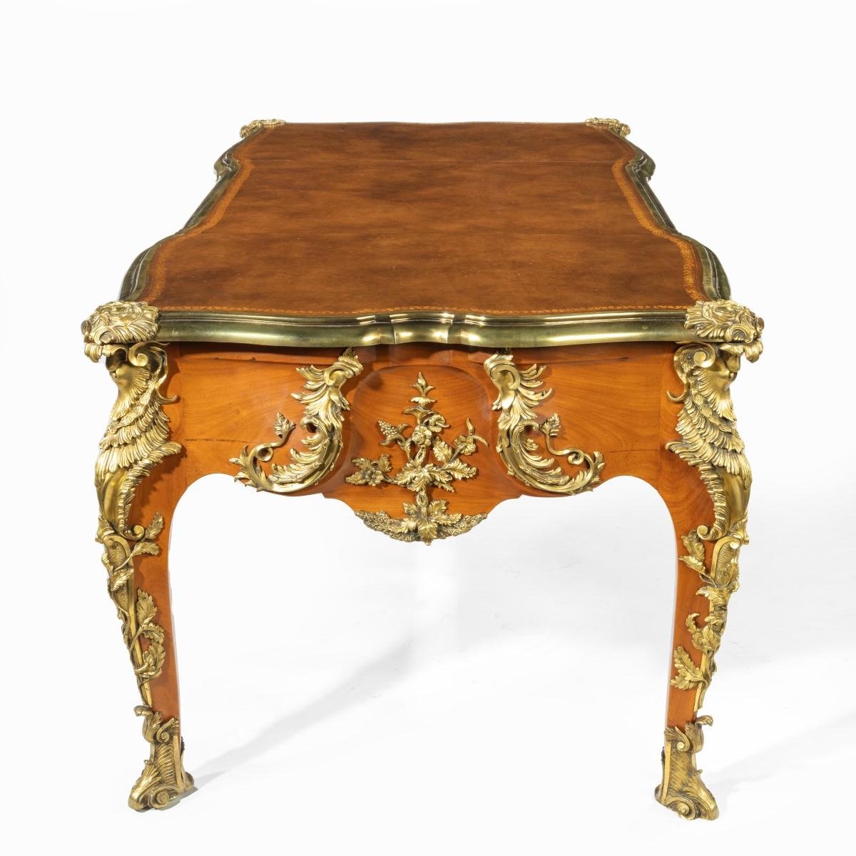 Outstanding Louis XV-Style Mahogany Bureau Plat For Sale 11