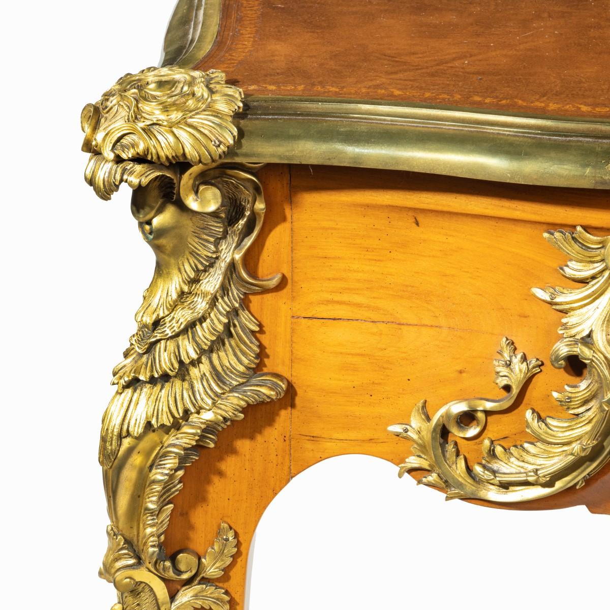 XIX secolo Eccezionale Bureau Plat in mogano in stile Luigi XV in vendita