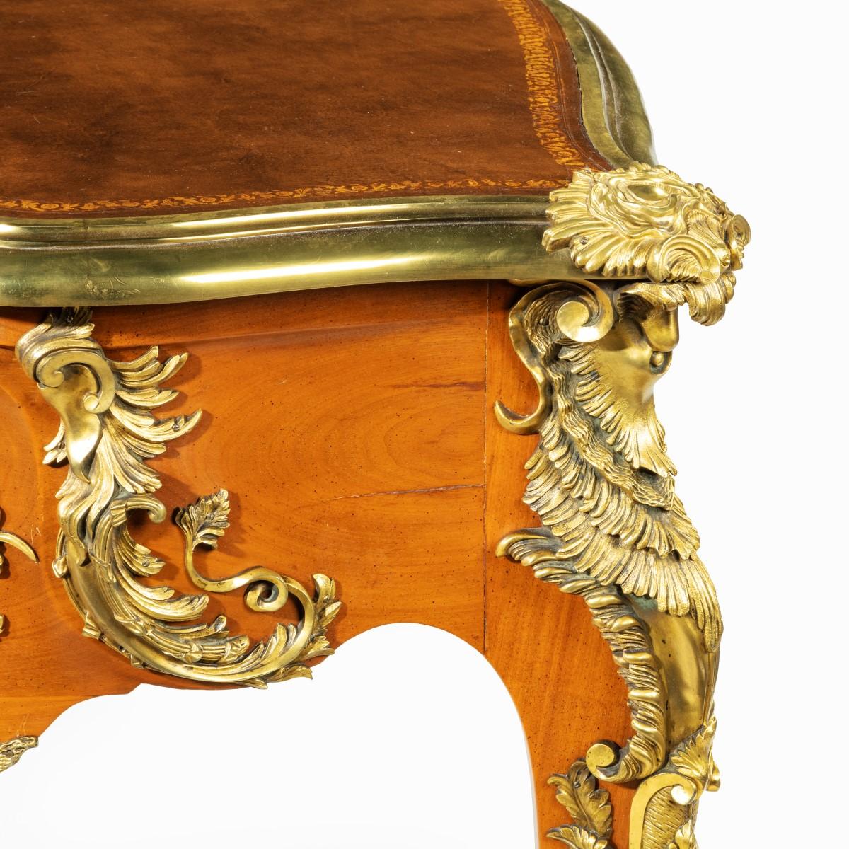 19th Century Outstanding Louis XV-Style Mahogany Bureau Plat For Sale