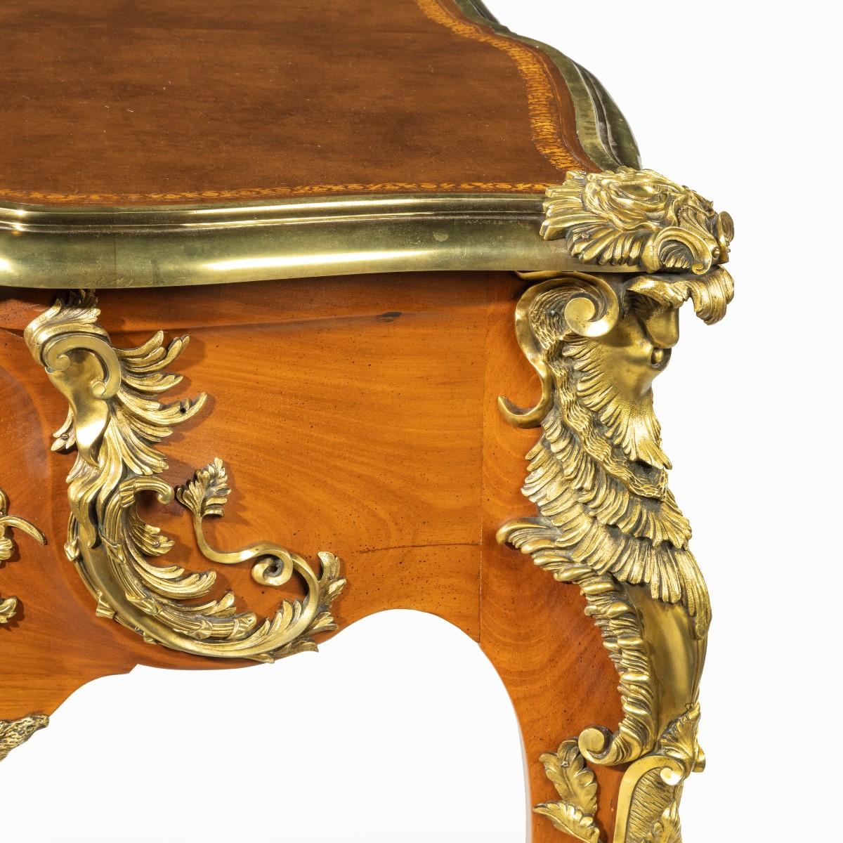Outstanding Louis XV-Style Mahogany Bureau Plat For Sale 2