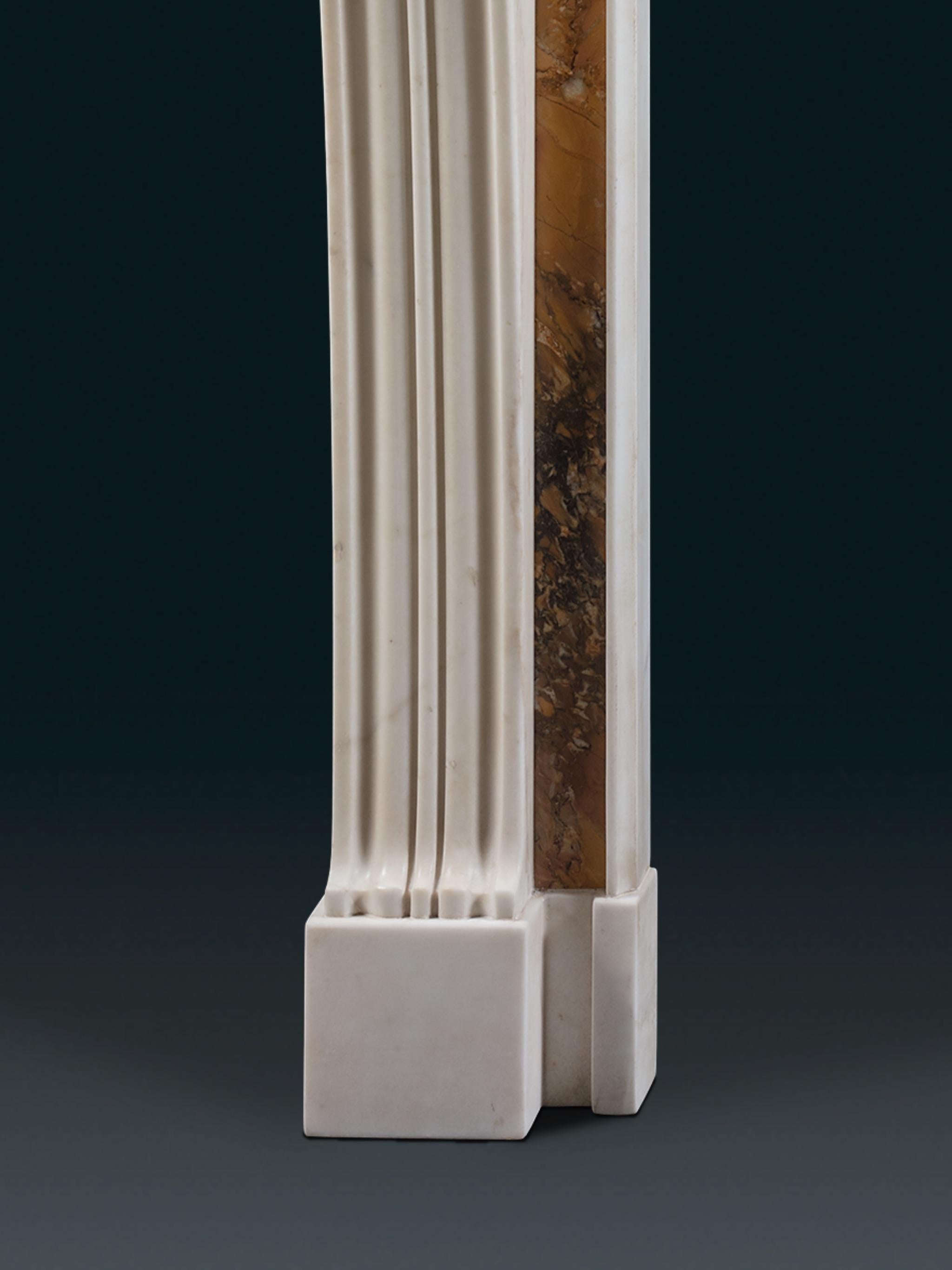 An Outstanding Mid-18th Century Fireplace in Statuary and Sienna Marbles In Good Condition For Sale In London, GB