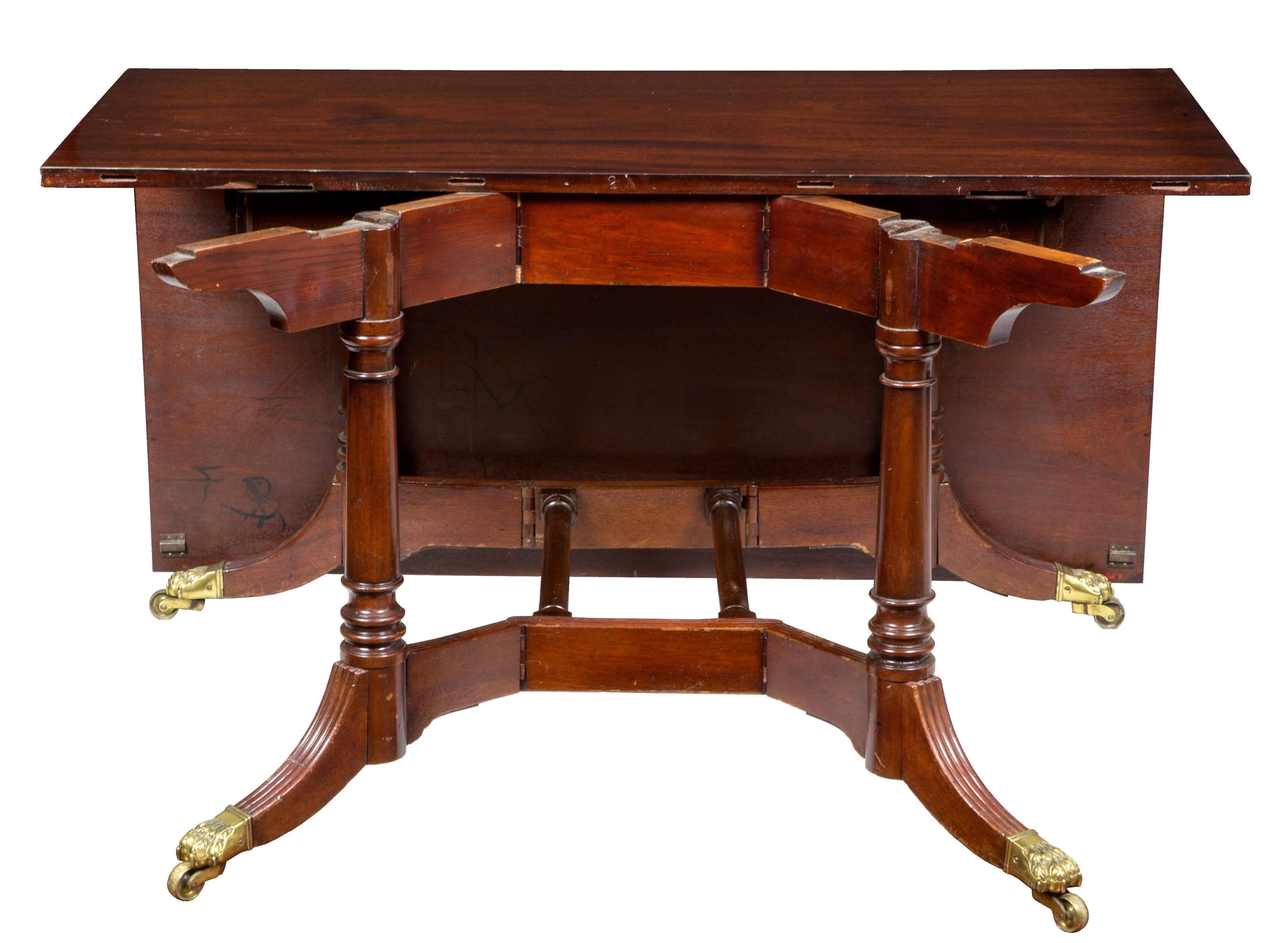 Regency Mahogany Two-Part Banquet Table, England, circa 1810 In Good Condition For Sale In Providence, RI