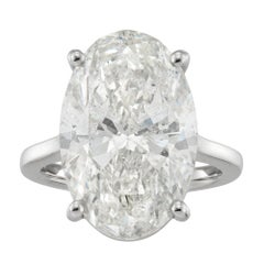 Bague solitaire en diamant de taille ovale