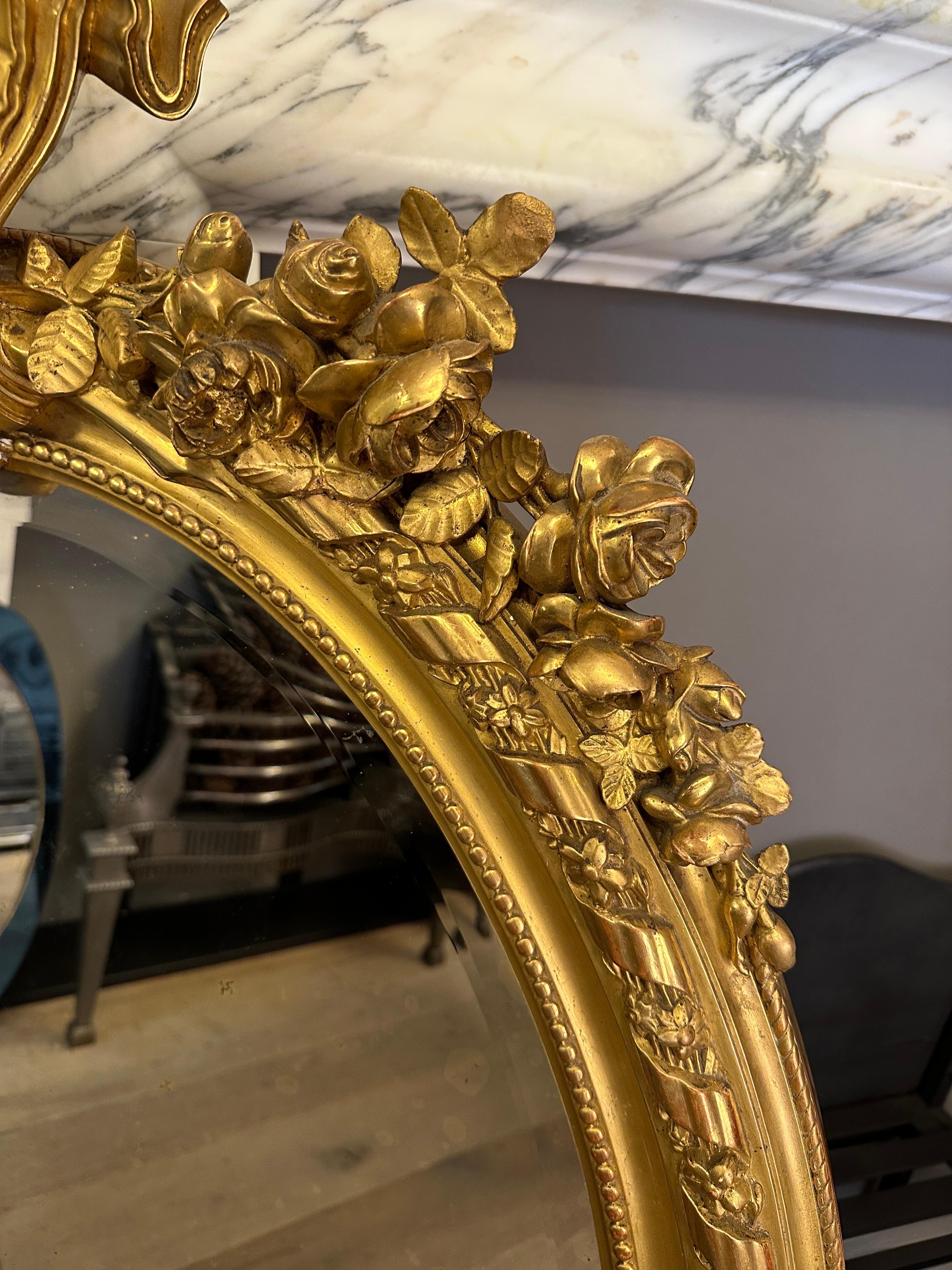An Oval Gold Gilt French Napoleon III Antique Mirror  In Good Condition For Sale In London, GB