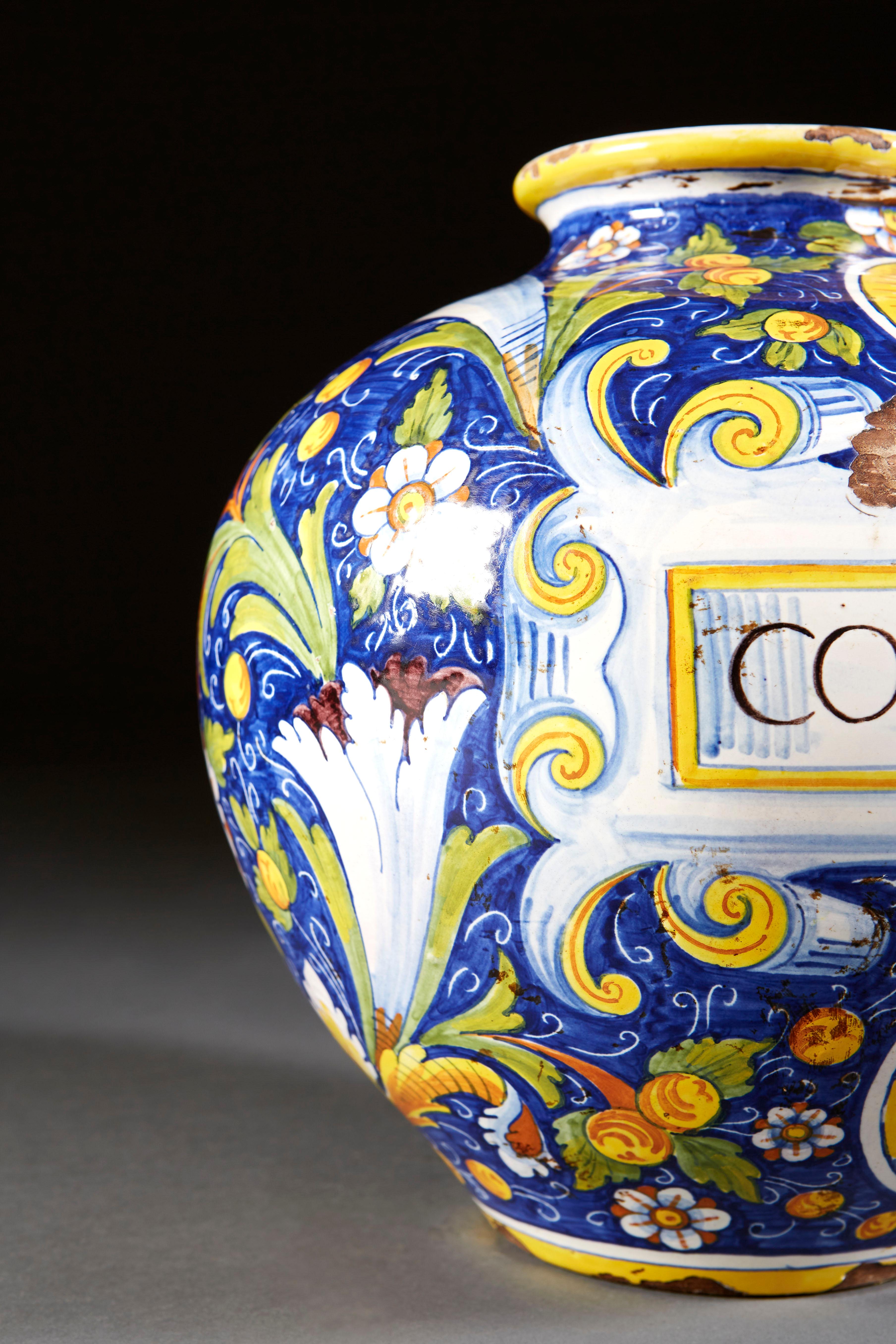 XIX secolo Vaso in ceramica Faience di dimensioni eccessive in vendita