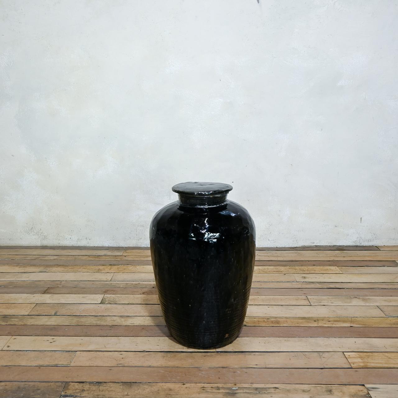 19th Century Chinese  Ceramic Rice Wine Jar - With Cover For Sale 1
