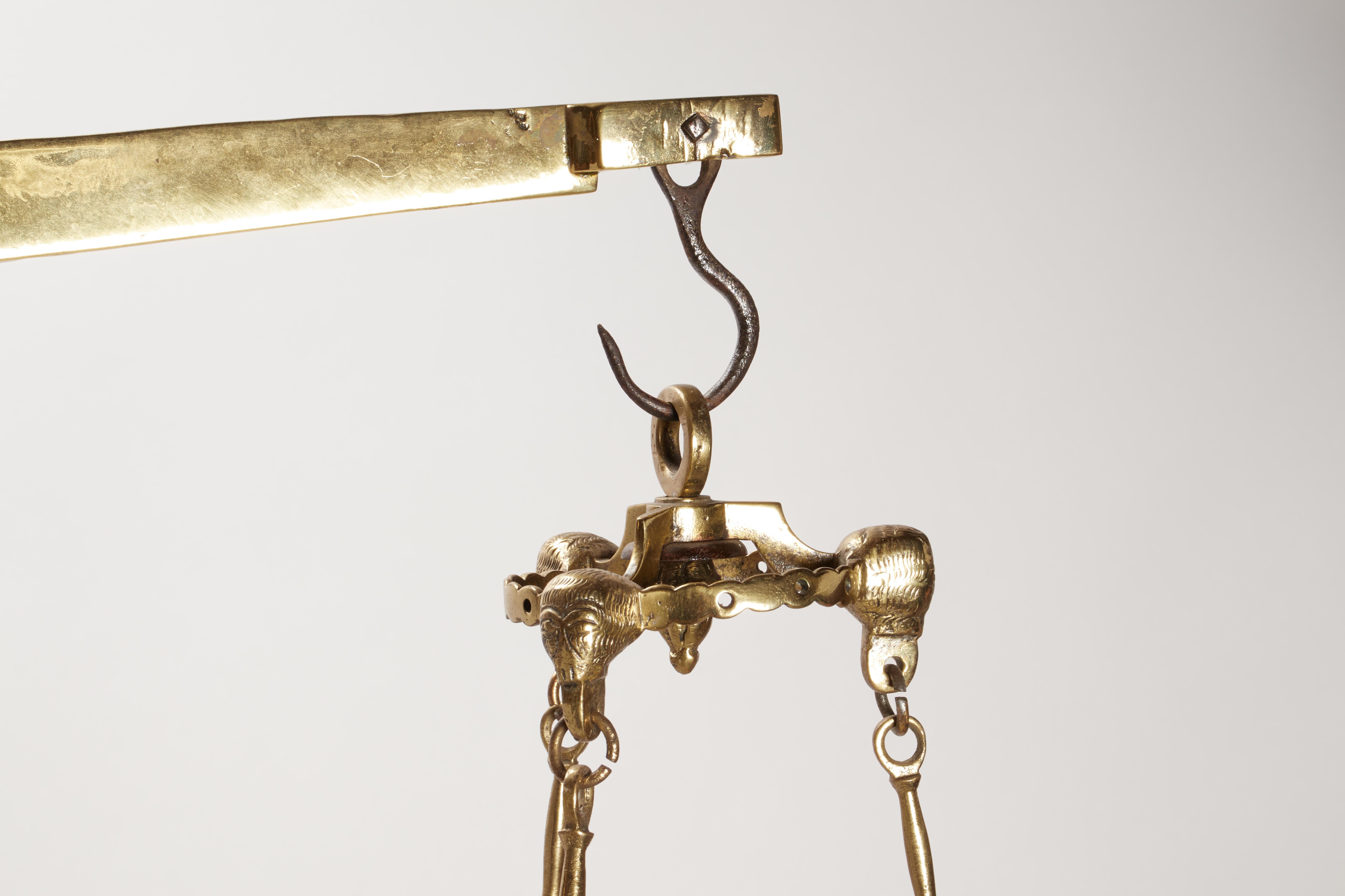 An oversized brass silk scale with wooden stand, Italy 1850. In Good Condition For Sale In Milan, IT