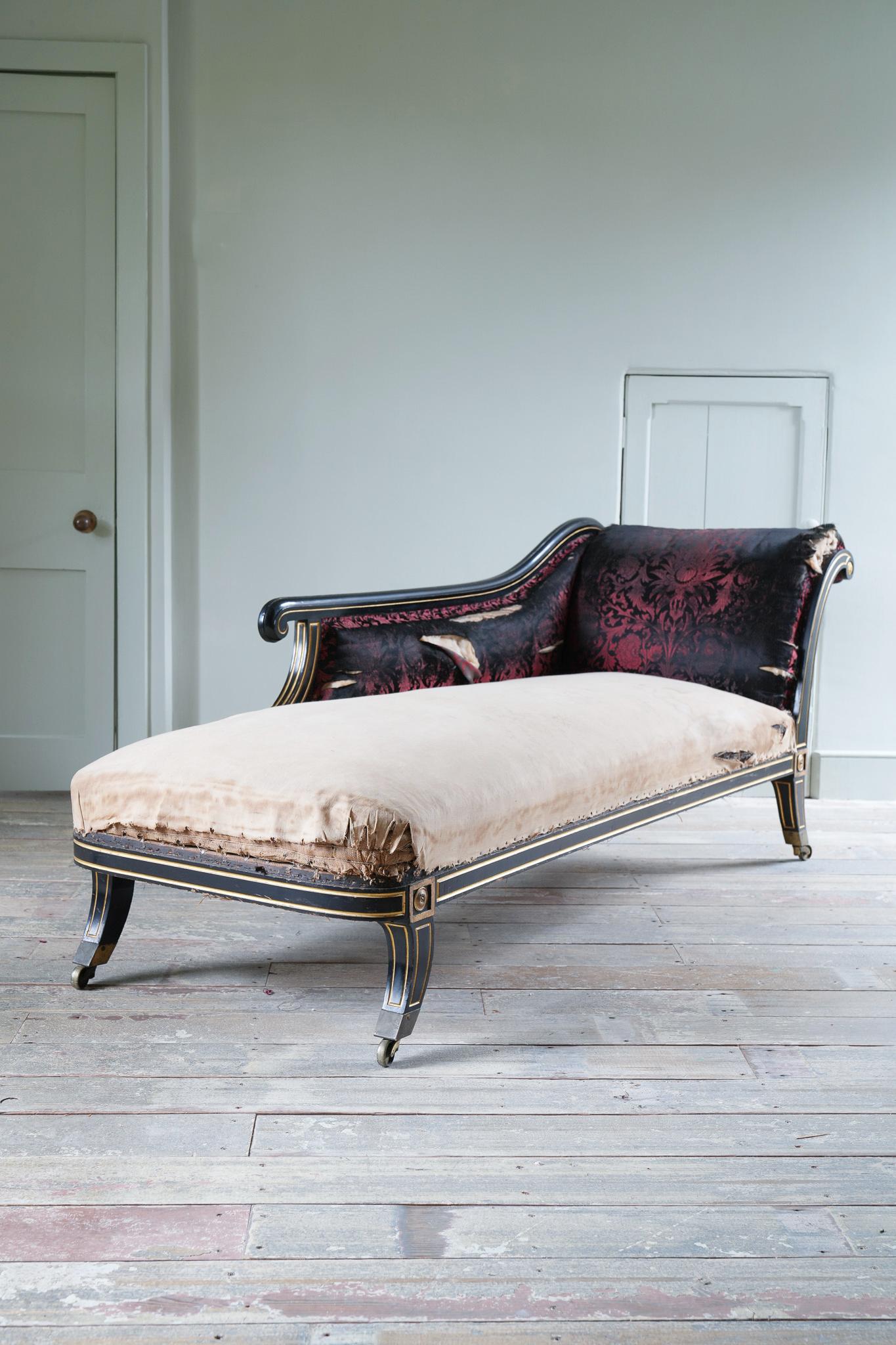 Una chaise longue di Owen Jones in vendita 3