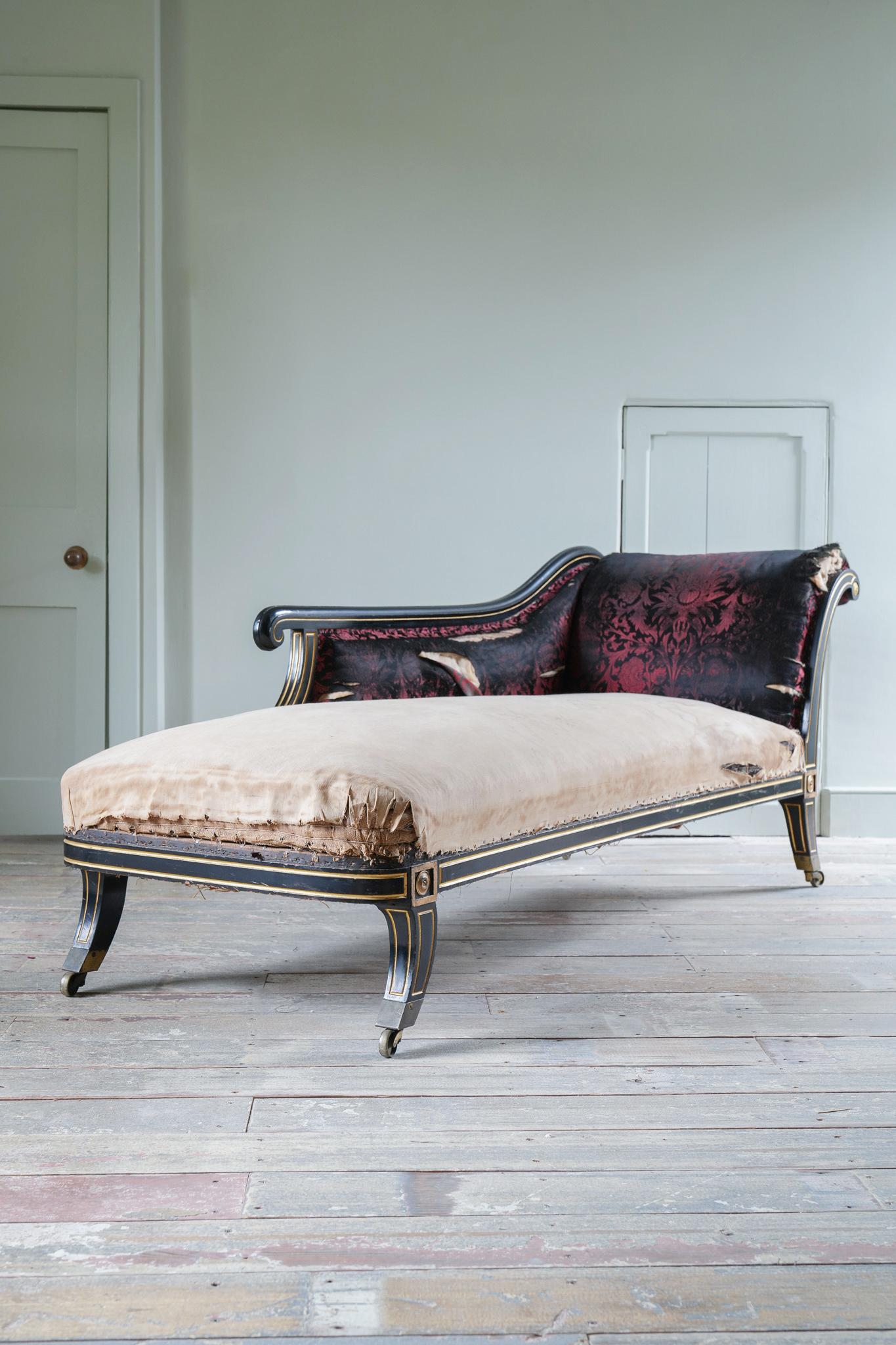Una chaise longue di Owen Jones in vendita 4
