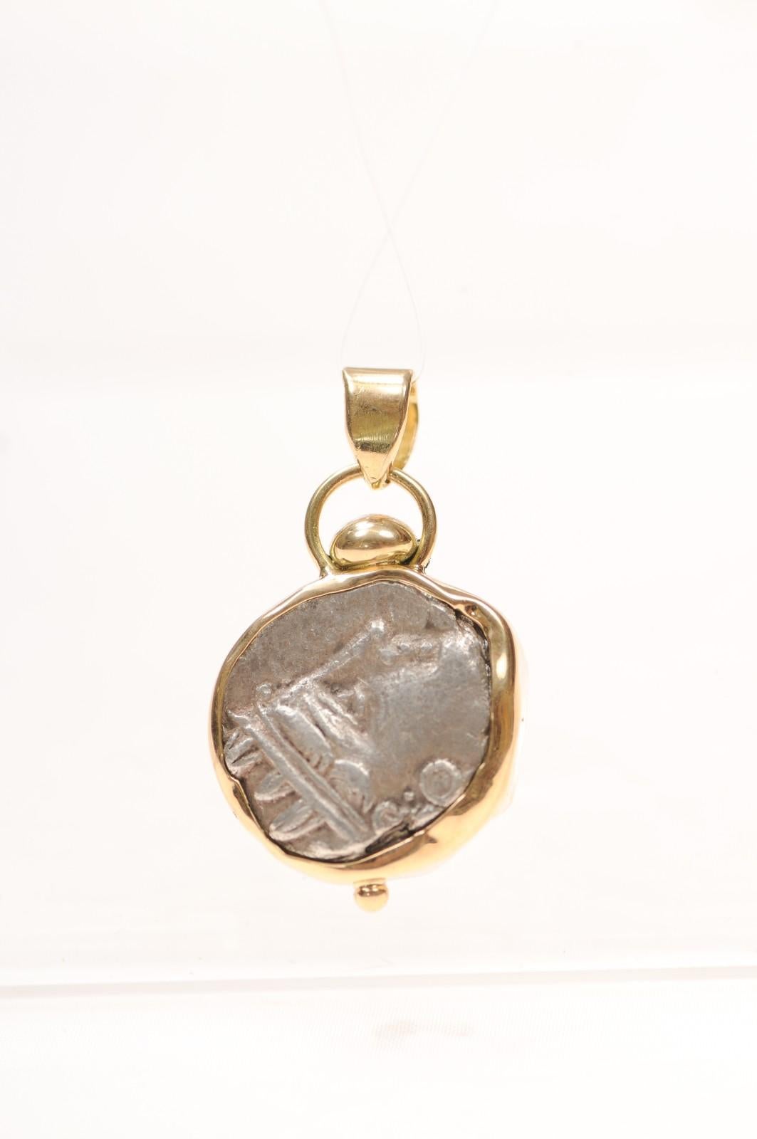 An Owl [coin] Pendant with Round Diamond in 18 karat gold For Sale 3