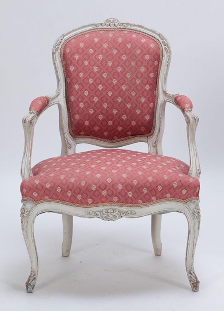 An pair of painted and carved  French Louis XV style open arm chairs circa 1900. In Good Condition For Sale In Philadelphia, PA