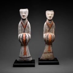 Superbe paire de serviteurs de la cour chinoise, dynastie Han (206 av. J.-C. – 220 apr. J.-C.)