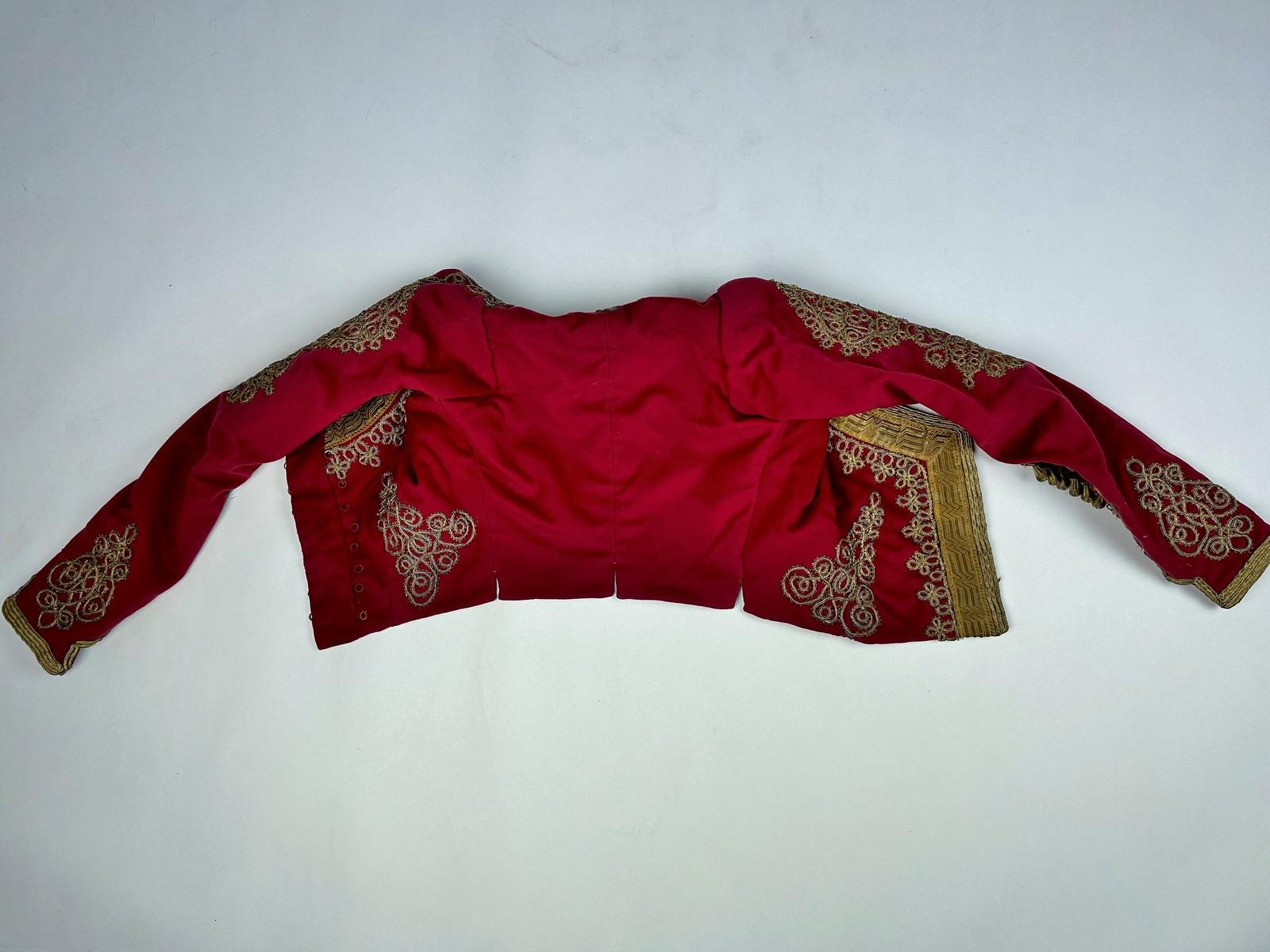 An Turkish wool felt jacket with gold trimmings - Ottoman Empire Circa 1850-1890 For Sale 9